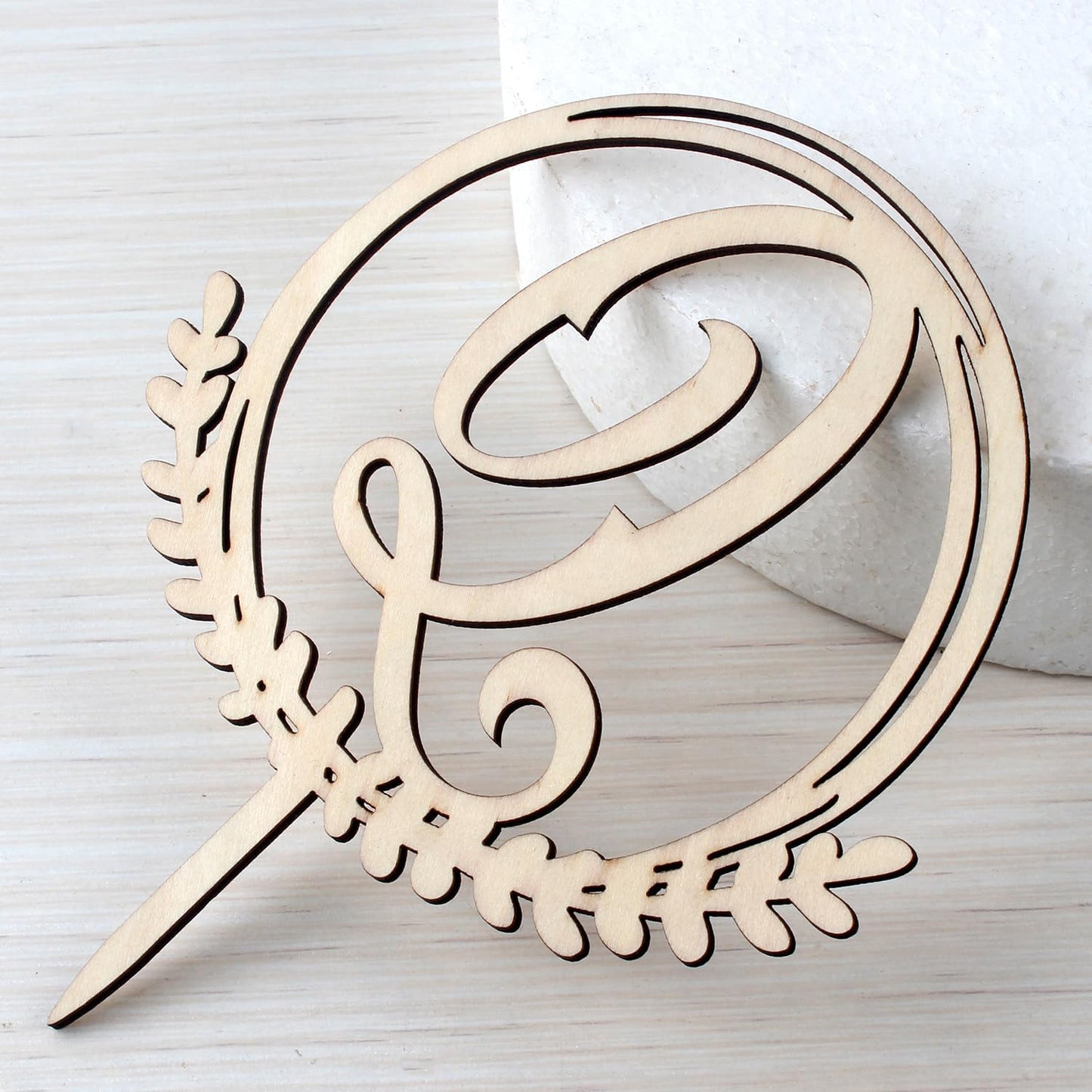 LINGTEER Personalized Inital Letter Q Wooden Cake Topper Perfect for Birthday Rustic Wedding Anniversary Keepsake Party Decoration