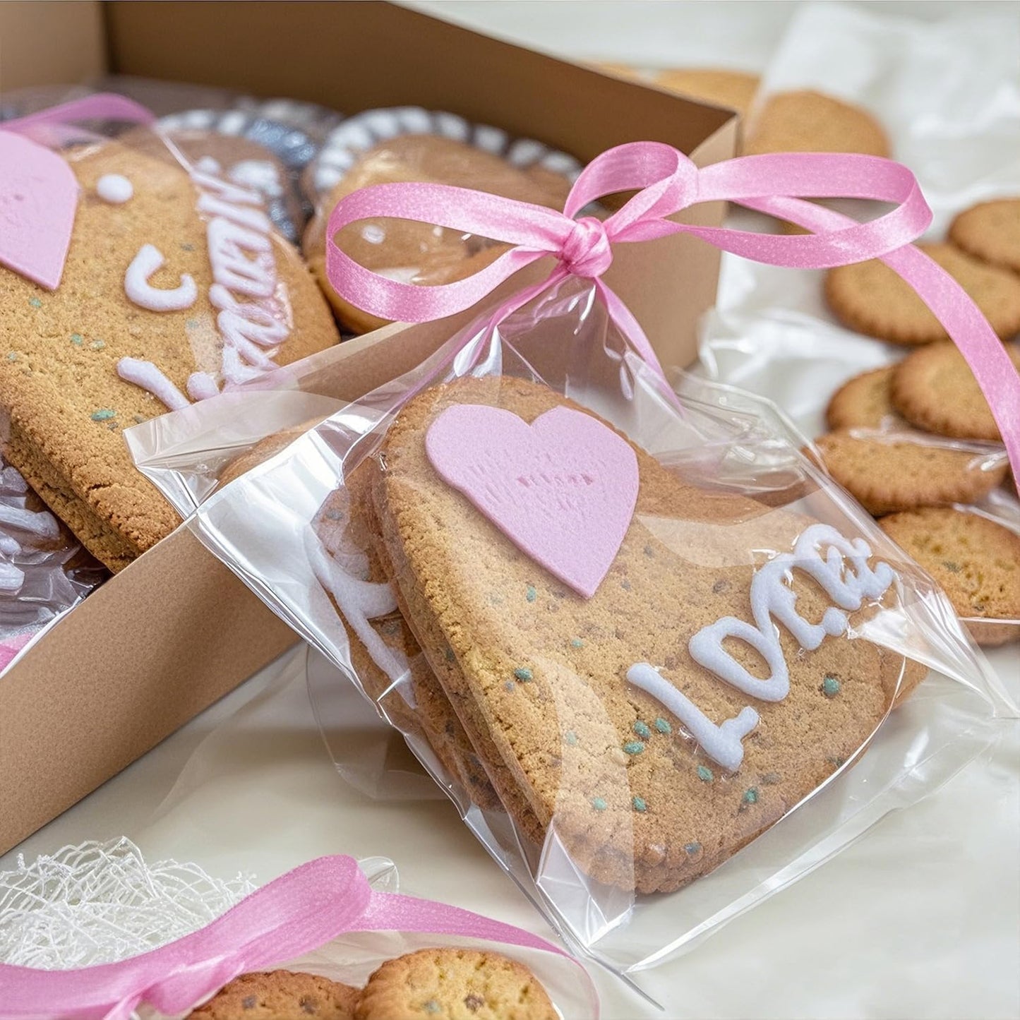 PigPotParty 4''x 4" Clear Plastic Cellophane Gift Wrap Bags, 100 Pcs Small Self Sealing Cookie Bags for Gift, Party favor, Candy, Treat, Goodies, Snack, Self Adhesive Resealable