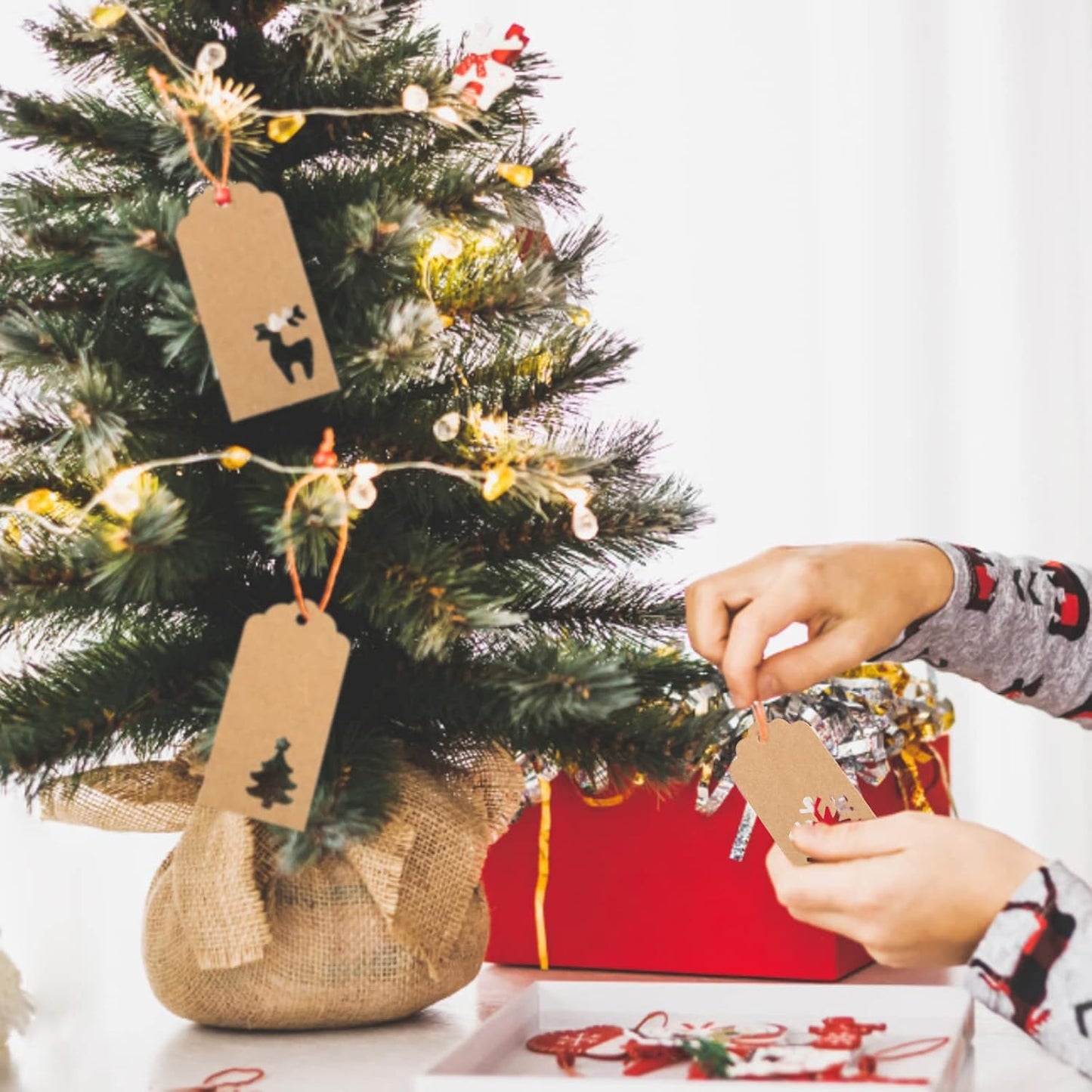 jijAcraft Christmas Gift Tags - 150Pcs Christmas Tags with String, Blank Kraft Paper Hollow Trees, Rudolph, Snowflake Shapes Holiday Labels for Xmas Party Favors, DIY Crafts, Jar