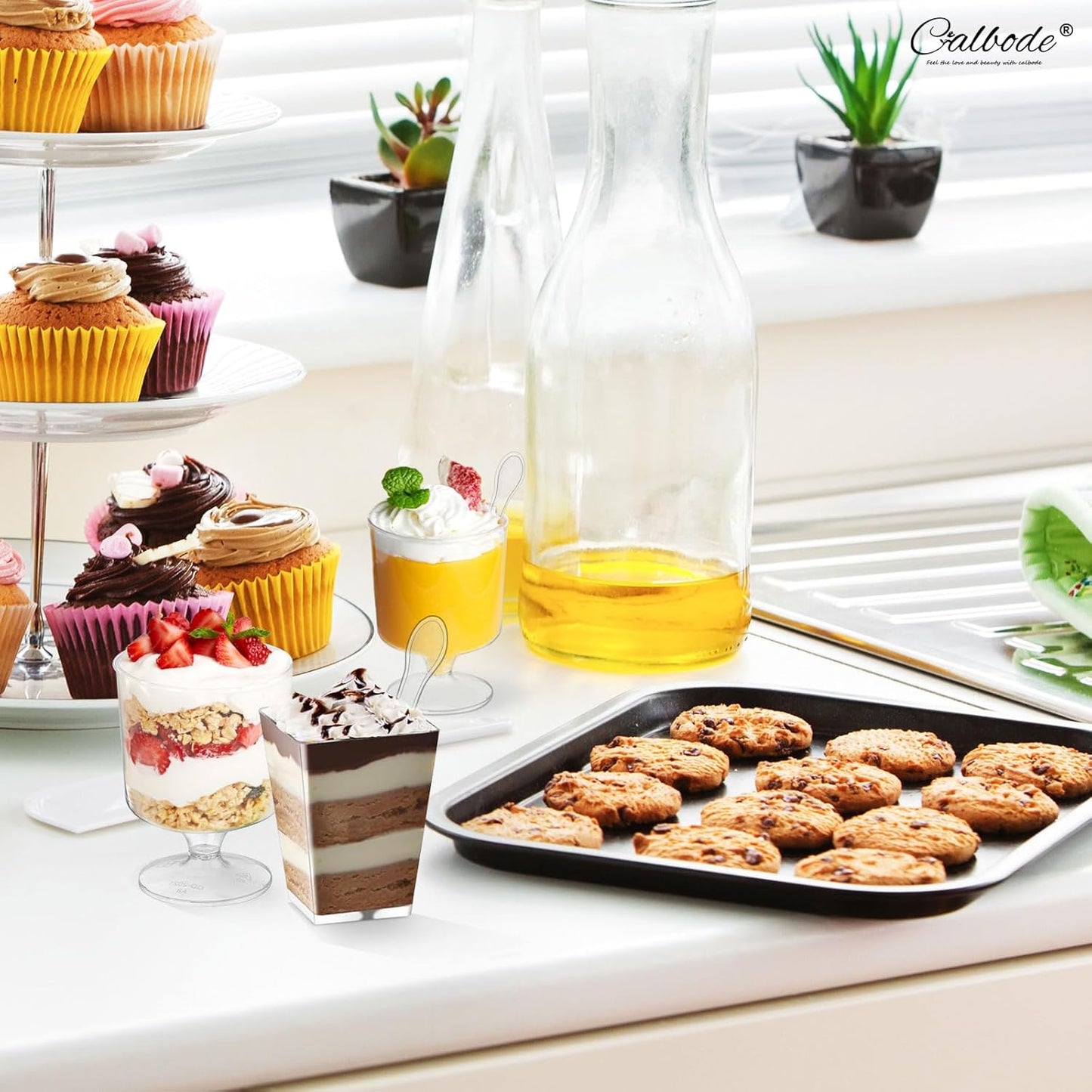 300 Packs Dessert Cups with Spoons, 5 OZ Mini Clear Plastic Disposable Parfait Cups, Small Serving Bowl for fruit ice cream pudding, Square Dessert Shot Glasses Round Goblets for Fall party