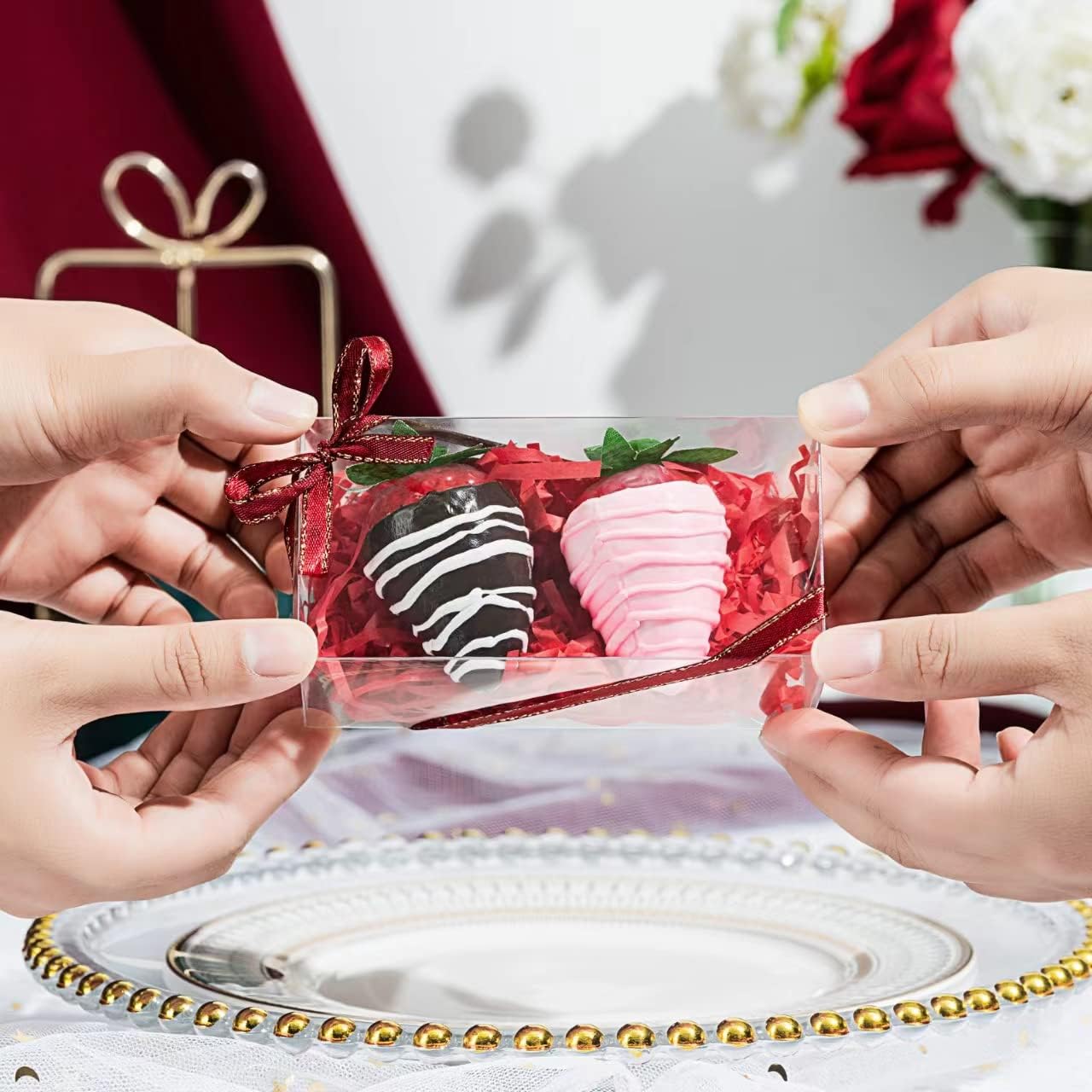 RomanticBaking 100 Pack 4 1/2" x 2 1/4" x 2" Small Chocolate Covered Strawberries Boxes for Mini Cupcakes, Hot Cocoa Bombs, Clear Plastic Party Favors for Christmas