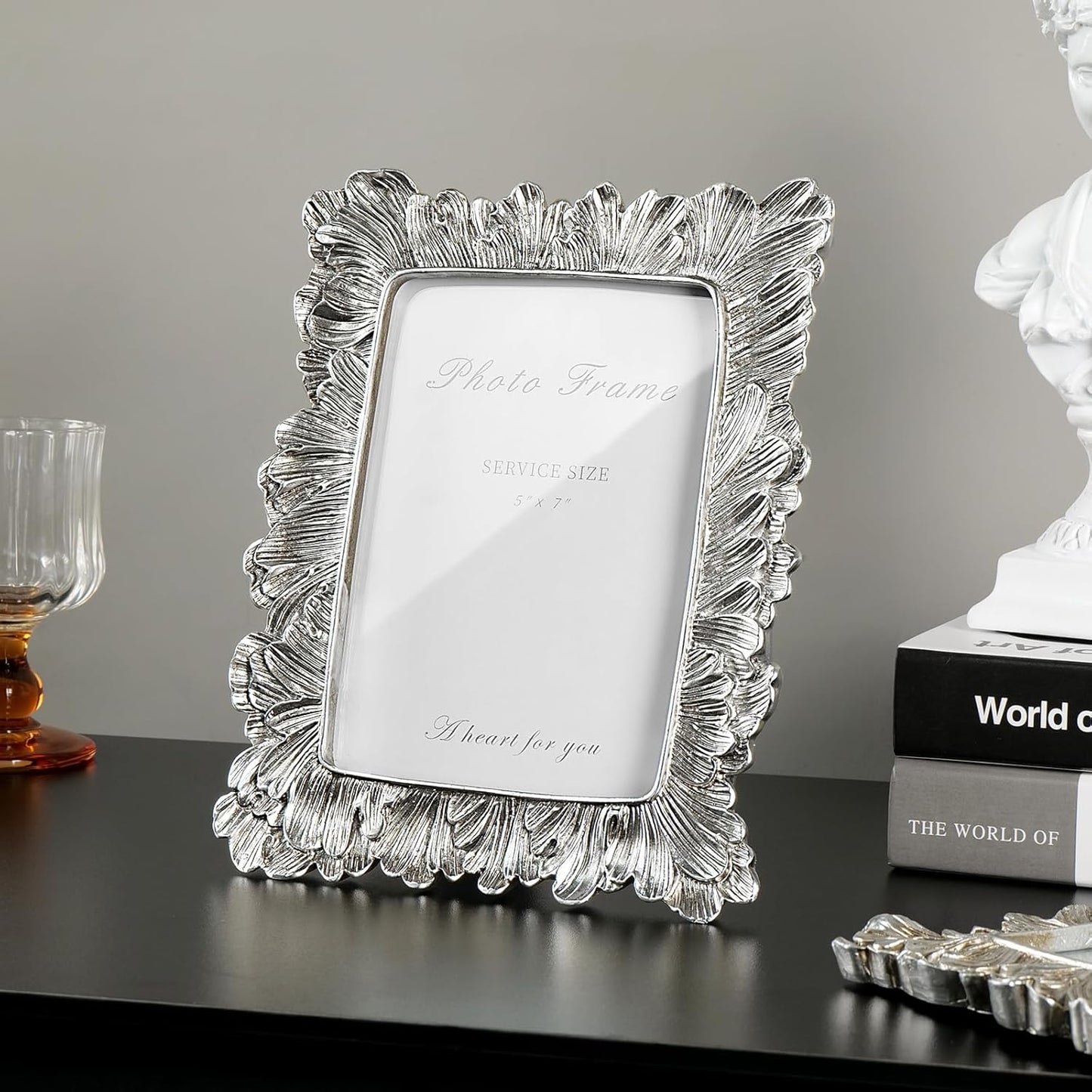 Silver 5x7 Picture Frame, Vintage Silver Palm Leaves Textured Hand-Crafted Resin with Glass Front Elegant Retro Vintage Rustic Design Photo Frame for Wall and Tabletop Display Home Decor