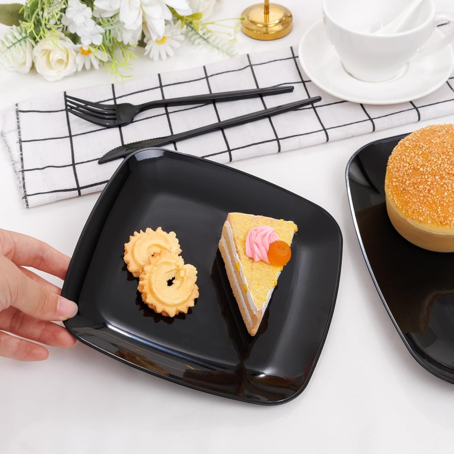 PULOTE 60PCS Black Square Plastic Plates Disposable - Include 30 Dinner and 30 Dessert Plates,Ideal for Party&Halloween