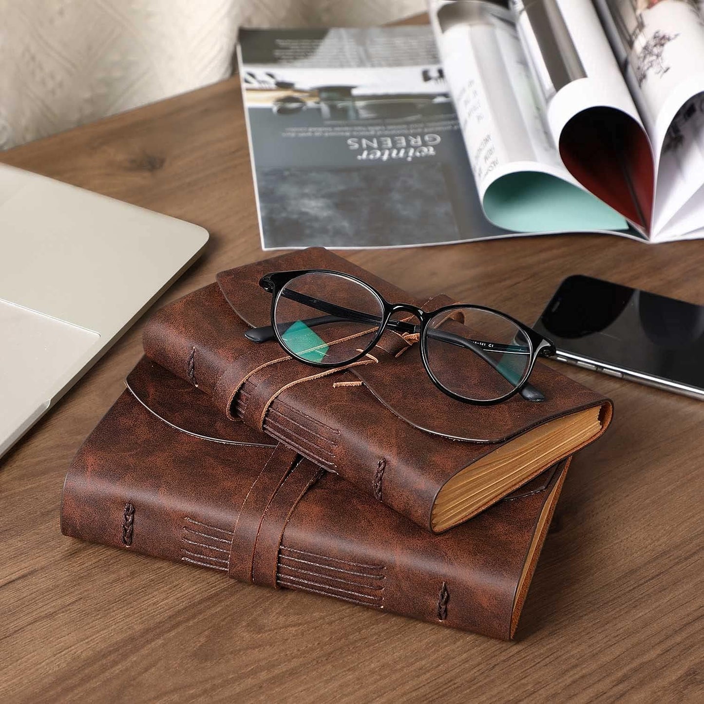 Leather Bound Journal for Men/Women, Rustic Vintage Handmade Large Writing Notebook with 240 Kraft Lined Pages(5x7 inches), Business/Travel Daily Notepad Sketchbook Gift - Brown