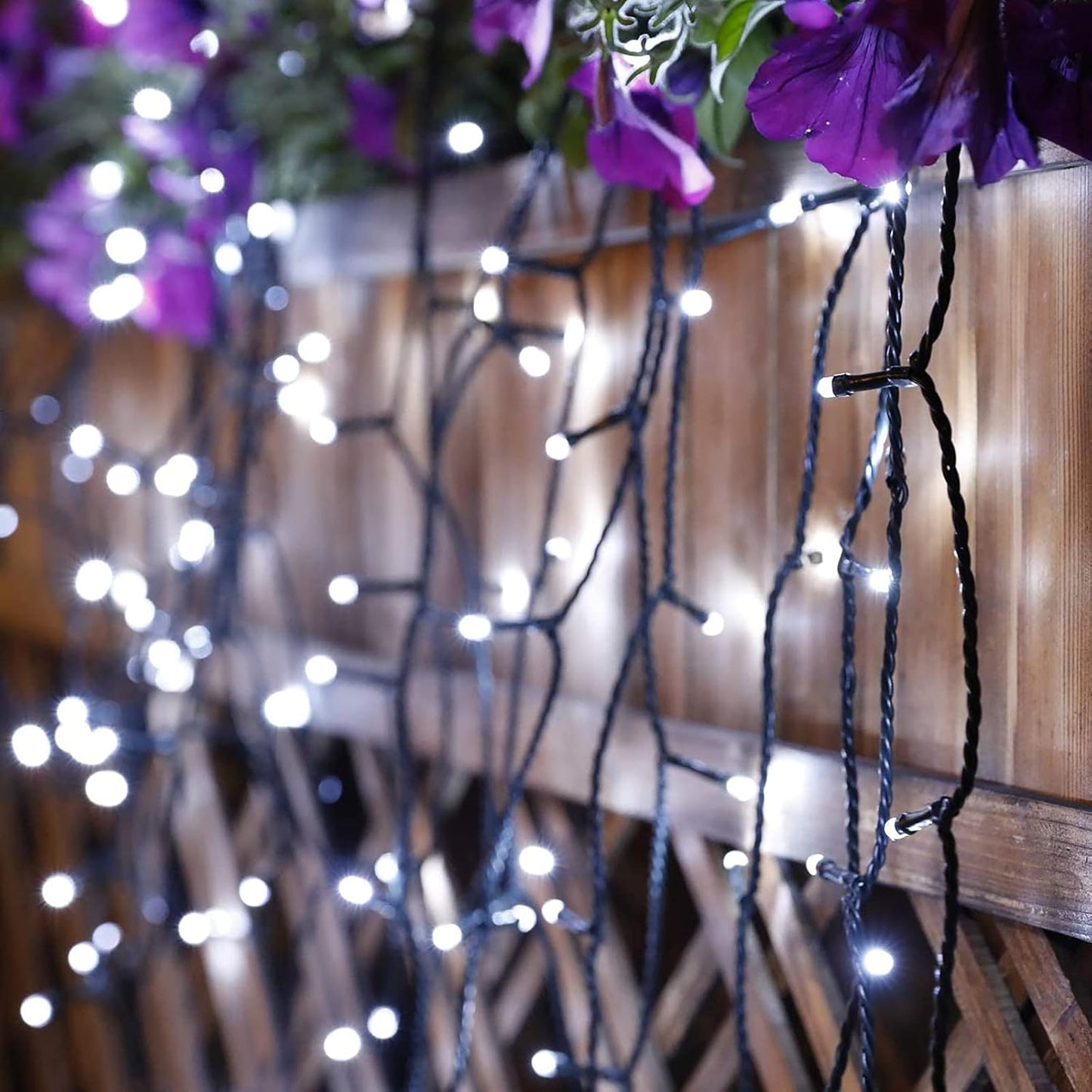 Toodour Solar Christmas Lights, 121ft 350 LED 8 Modes Outdoor Christmas String Lights, Waterproof Solar String Light for Xmas Tree, Fence, Holiday, Party, Balcony, Outdoo Xmas Decorations - White