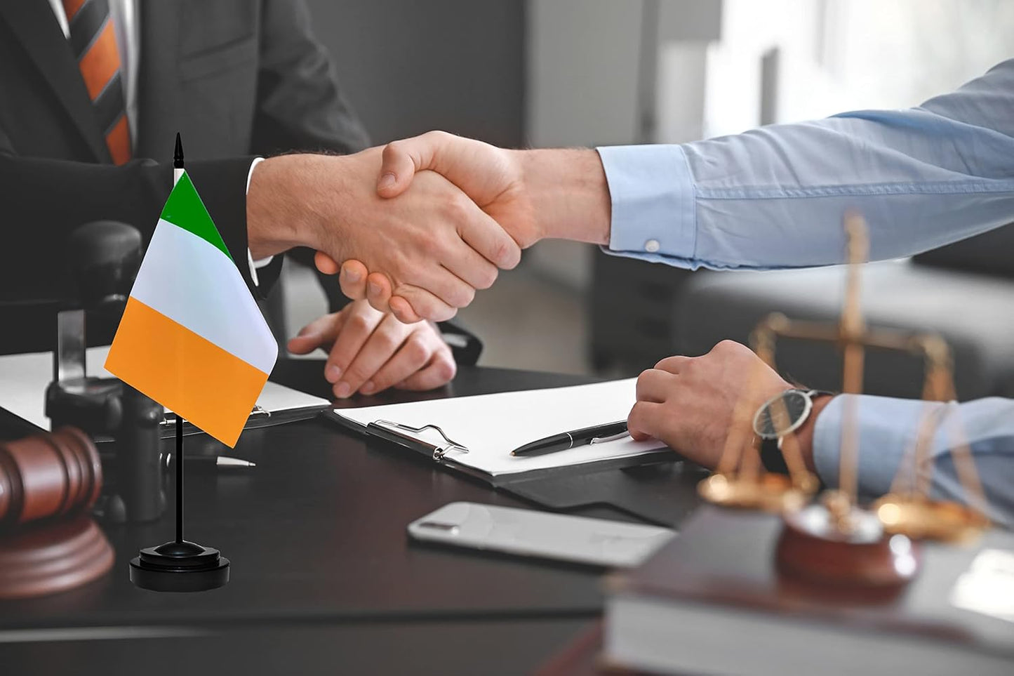 Ireland Irish Deluxe Desk Flag Set Small Mini Miniature Ireland Irish Table Desktop Flags With Solid Pole, Black Base and Spear Top(2 Pack)