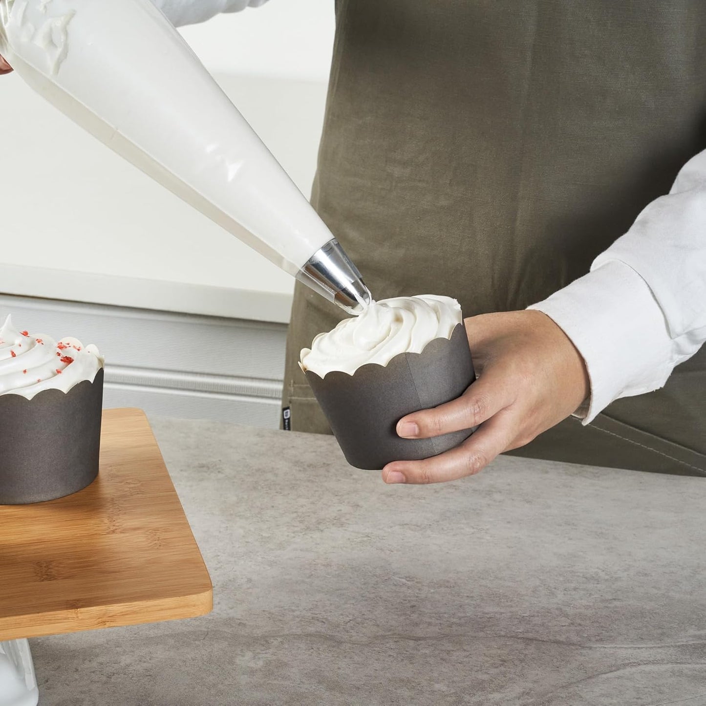 Panificio 10 Ounce Cupcake Wrappers, 200 Scalloped Baking Cups - Oven-Ready, Greaseproof, Gray Paper Cupcake Liners, Disposable, For Birthdays, Baby Showers, Or Weddings - Restaurantware