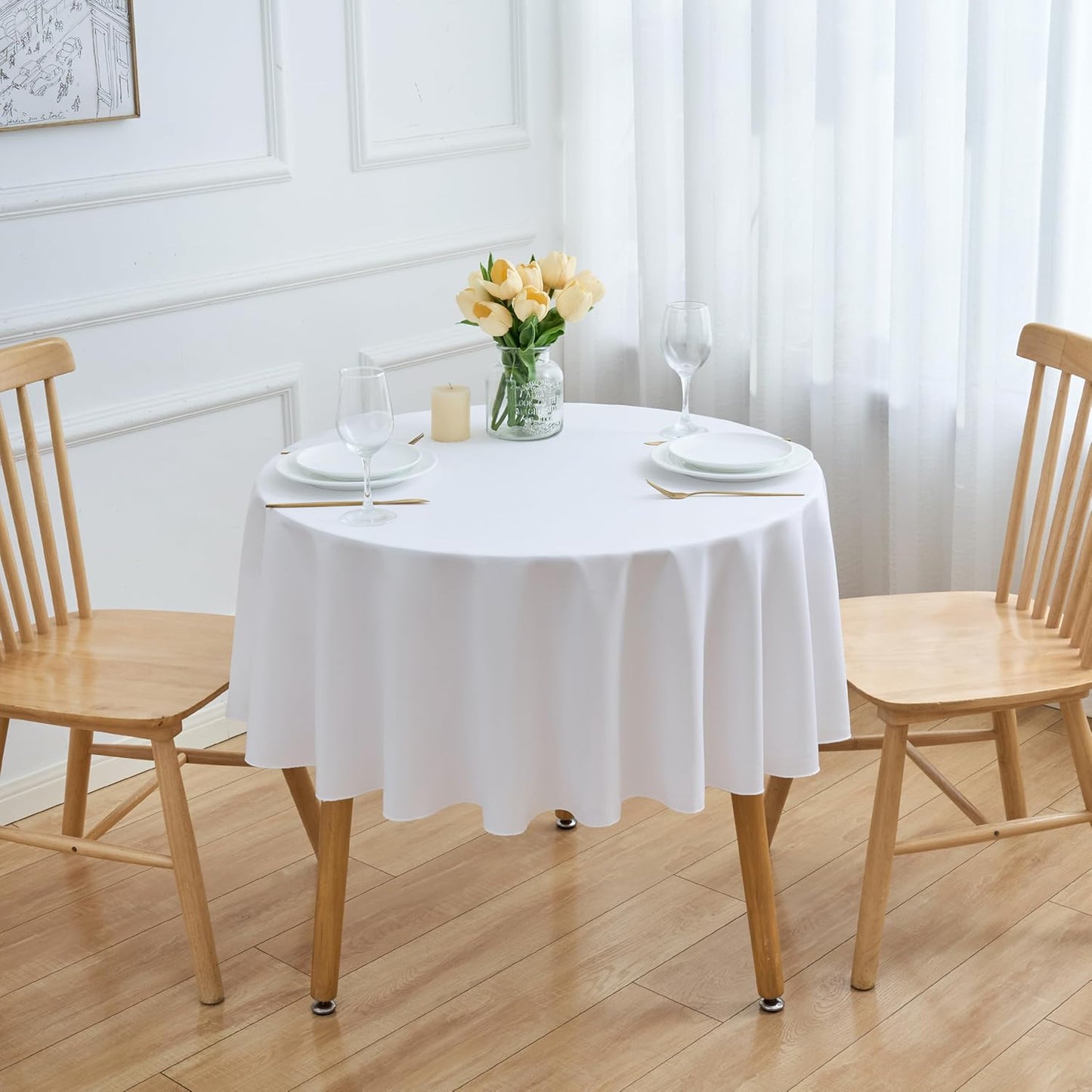 6 Pack White 60 Inch Round Tablecloths. Stain and Winkle Resistant Polyester Washable White Table Cloths for Parties Wedding Dining