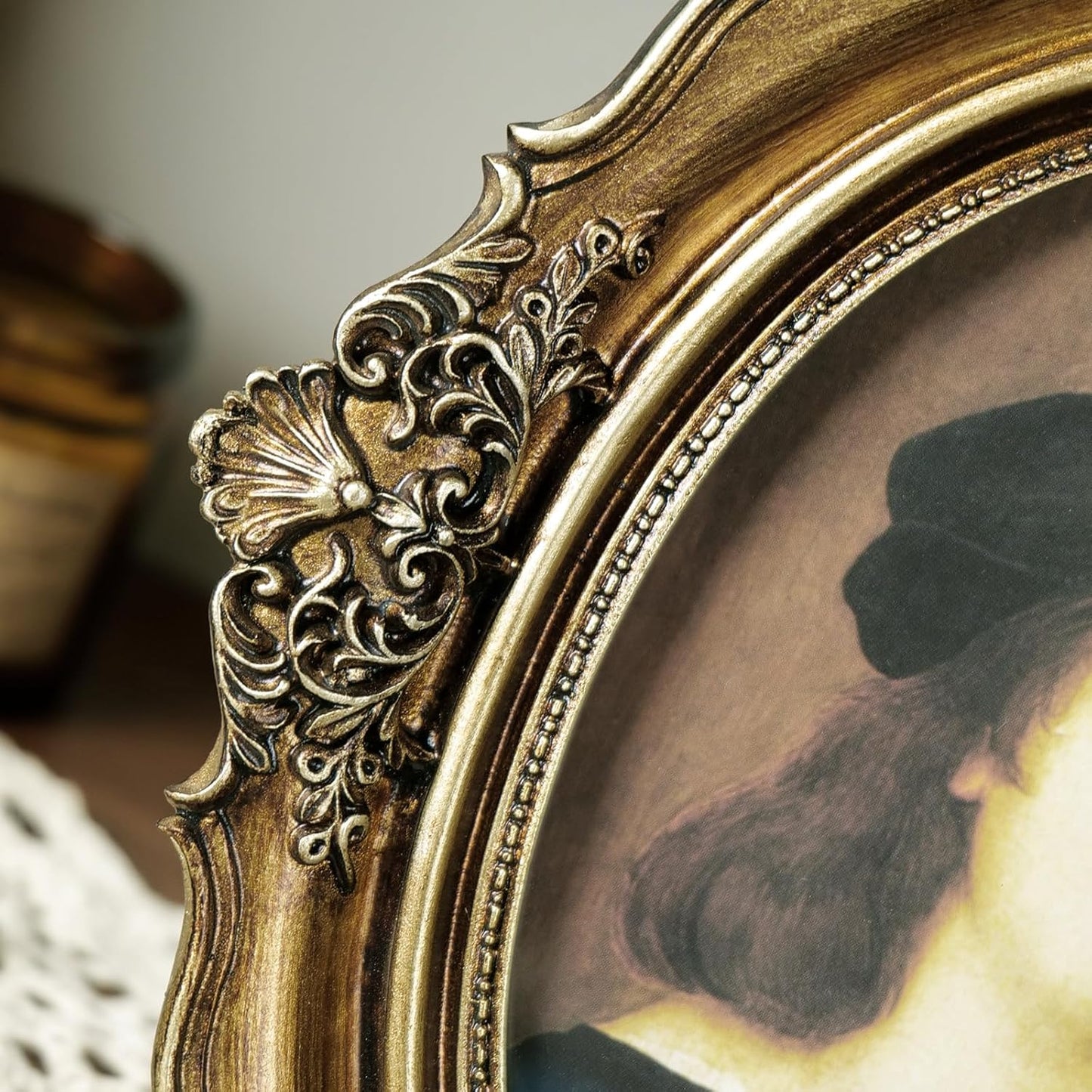 Cuspin 5x7 Gold Frames Vintage Picture Frame, Bronze Gold 5 by 7 Picture Frame Hand-Crafted Resin with Glass Front Ornate Retro Antique Photo Frame for Wall and Tabletop Display Home Decor