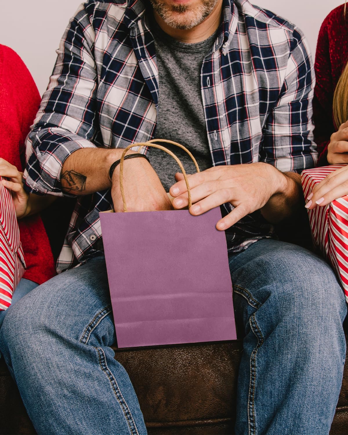 qiqee Purplish Red Gift Bag with Handles Bulk 24Pcs Paper Bags -8.3"x6"x3. 15" Party Favor Bags - Solid Color