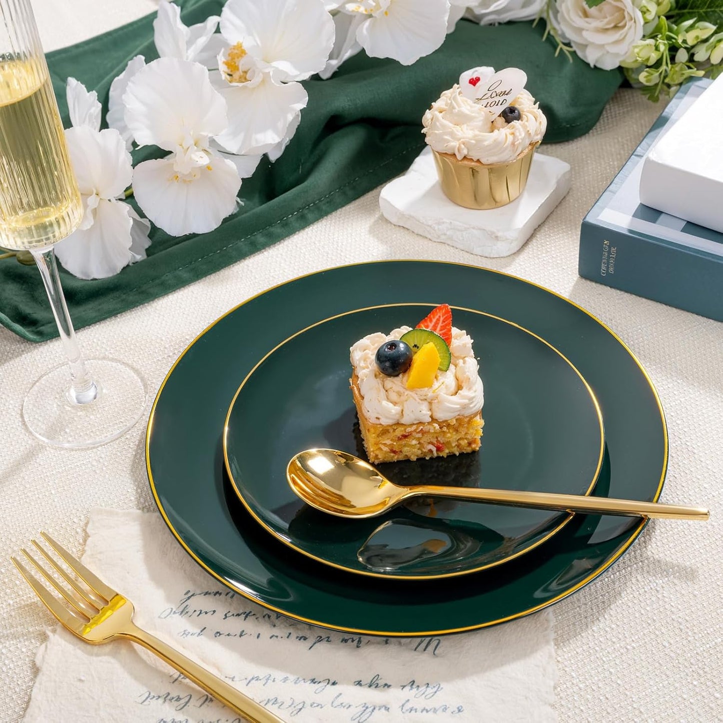 bUCLA 200PCS Green Plastic Plates - Green Disposable with Gold Rim Include 100 Dinner 10 inch & 100 Dessert 7 inch Plates, Ideal for Party & Christmas