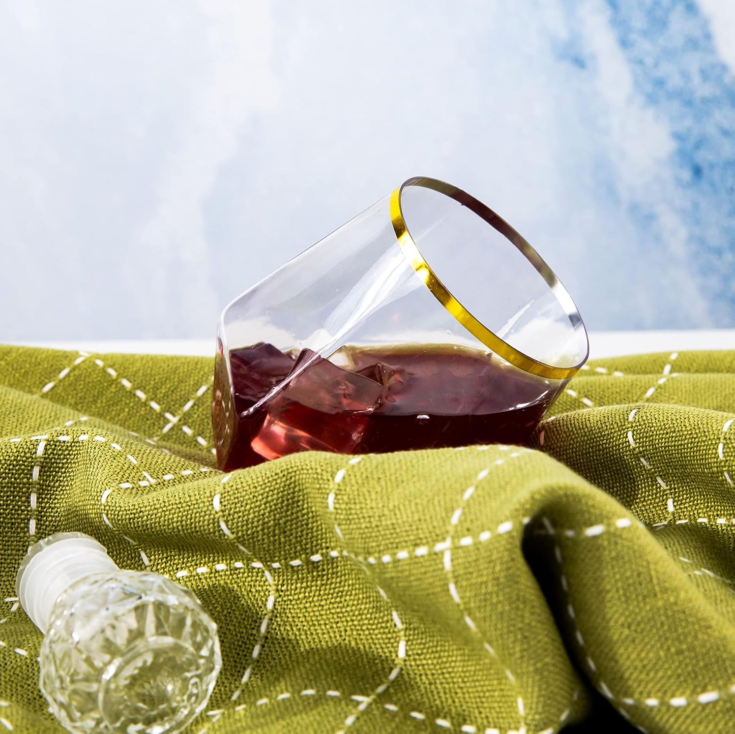 LUODA 32 Pack Gold Plastic Stemless Wine Glasses, 12 Oz Disposable Diamond Shaped Wine Glasses, Clear Plastic Whiskey Glasses with Gold Rim For Serving White Wine