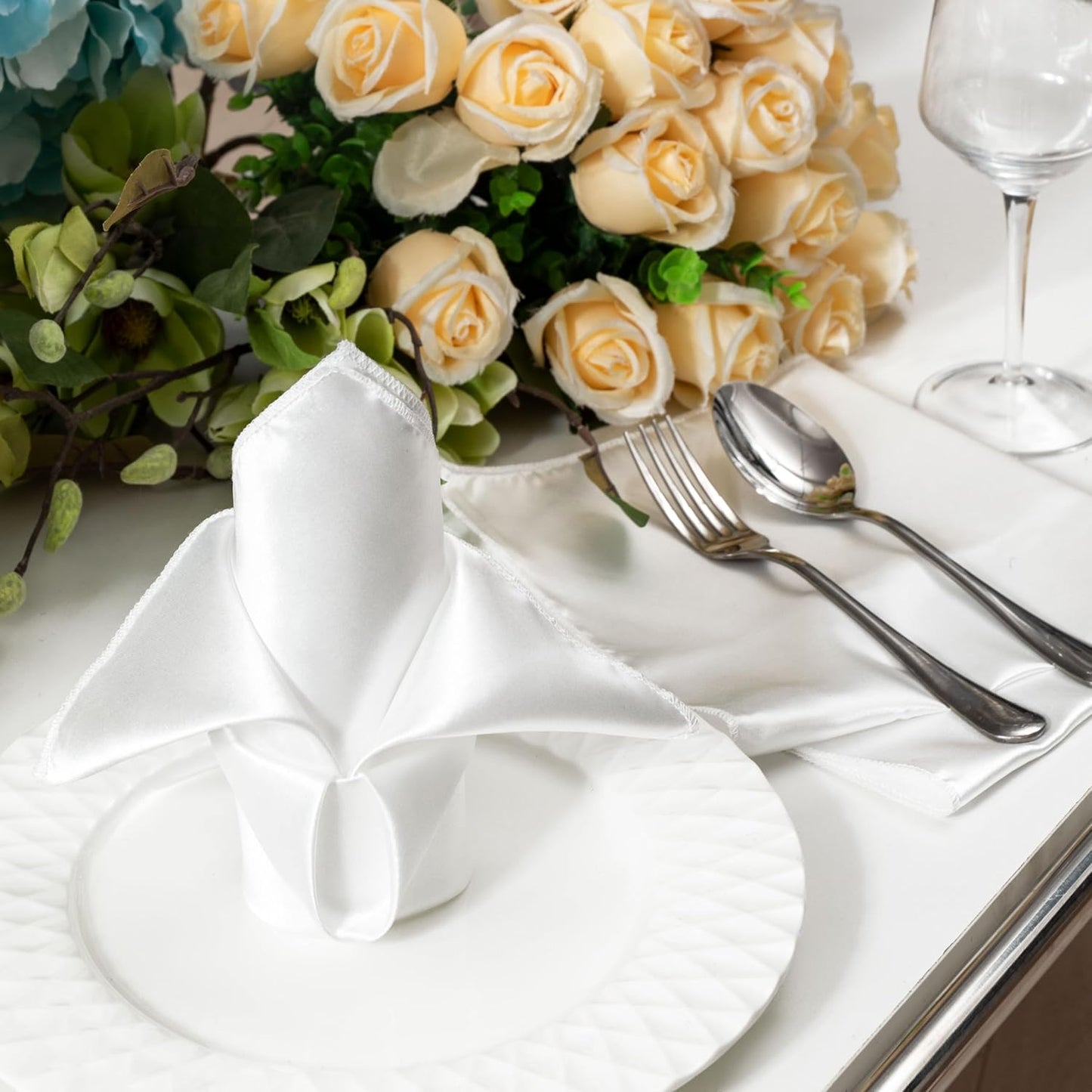 36 Pack Square Satin Dinner Napkins, 16x16 Inches Silky Soft Smooth Table Cloth Napkins for Restaurant Weddings Banquet Party Decoration, White