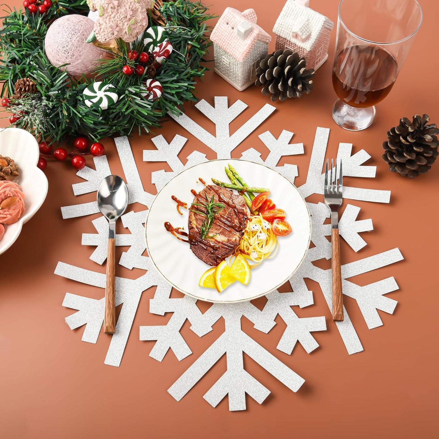 60Pcs Snowflake Paper Placemats Christmas Sliver Glitter Disposable Place Mats Winter Round Sparkle Decorative Table Chargers Xmas Snowflake Decoration for Holiday Festival Dining Tableware