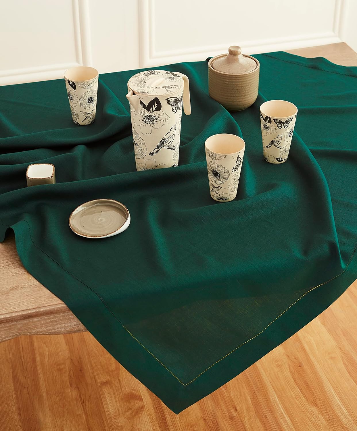 Solino Home Rainforest Green Linen Tablecloth 52 x 52 Inch - 100% Pure Linen Square Table Throw - Classic Hemstitch, Machine Washable Table Cloth for Fall, Autumn, Thanksgiving, Christmas, Holiday
