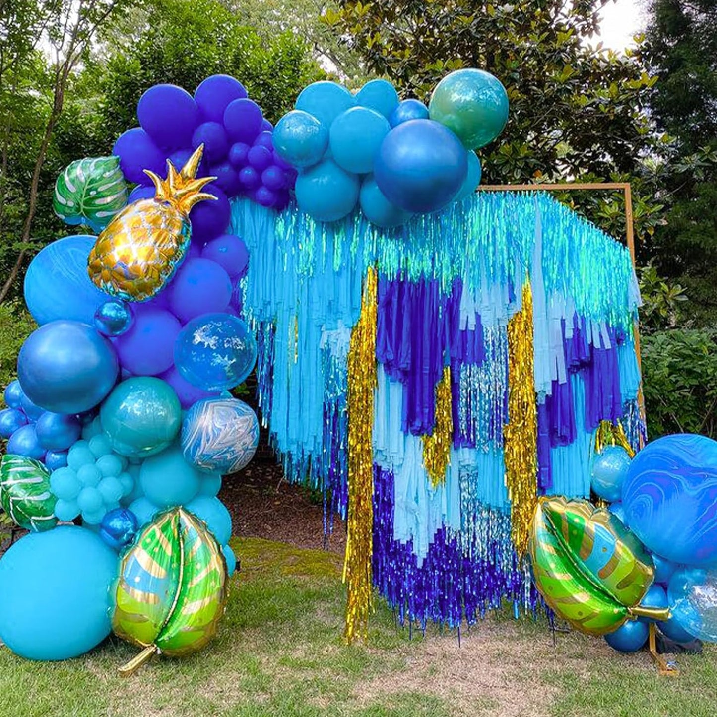 PartyWoo Blue Crepe Paper Streamers 4 Rolls 328 ft Pack of Royal Blue Crepe Paper Rolls for Graduation Wedding Baby Shower Gender Reveal Birthday Party Decorations (1.8 Inch x 82 Ft/Rolls)