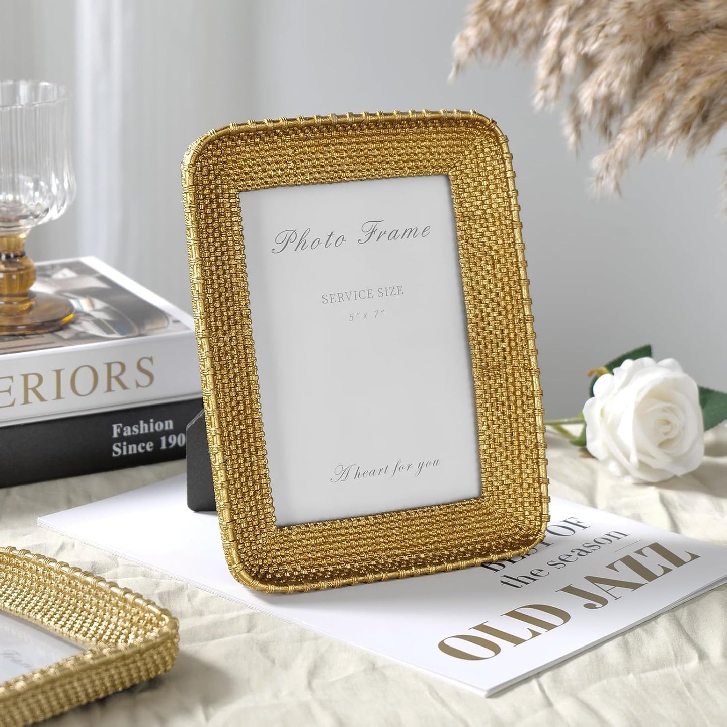 Cuspin Vintage Gold 5x7 Picture Frame, Gold Metal Rattan Textured Hand-Crafted Photo Frame with Glass Front Antique Picture Frame for Tabletop Display & Wall Display, Retro Design Home Decor