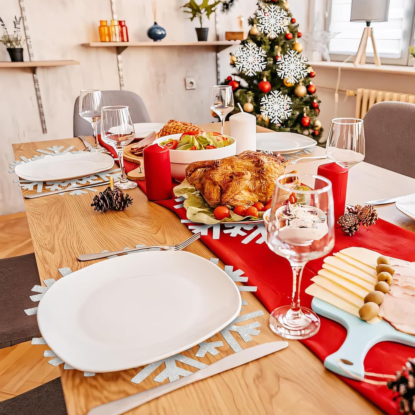 60Pcs Snowflake Paper Placemats Christmas Sliver Glitter Disposable Place Mats Winter Round Sparkle Decorative Table Chargers Xmas Snowflake Decoration for Holiday Festival Dining Tableware