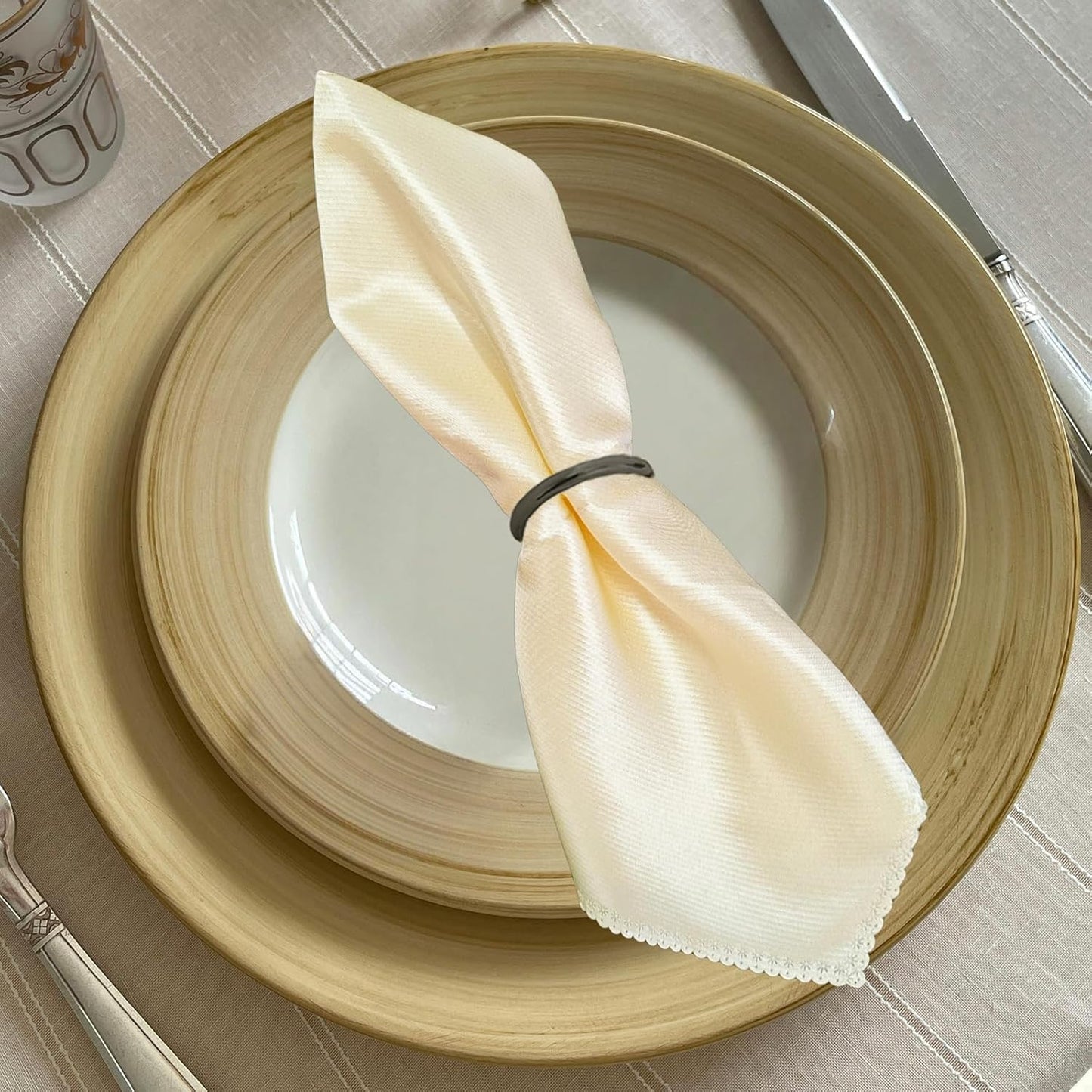 10 Pcs Black Napkin Rings - Metal Napkin Ring(Round) Stainless Steel Napkin Rings for Table Settings Wedding Christmas Party Dinner Table