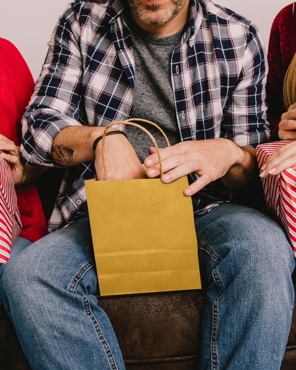 qiqee Mustard Yellow Gift Bag with Handles Bulk 24Pcs Paper Bags -8.3"x6"x3. 15" Party Favor Bags - Solid Color