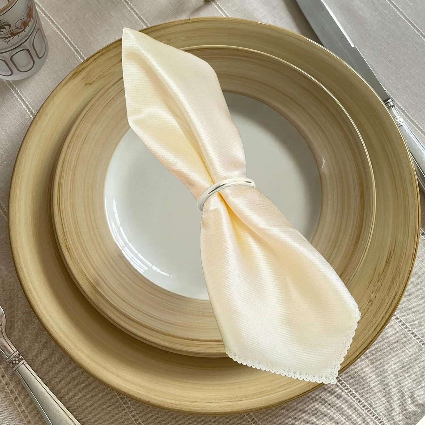 10 Pcs Silver Napkin Rings - Metal Napkin Ring(Round) Stainless Steel Napkin Rings for Table Settings Wedding Christmas Party Dinner Table