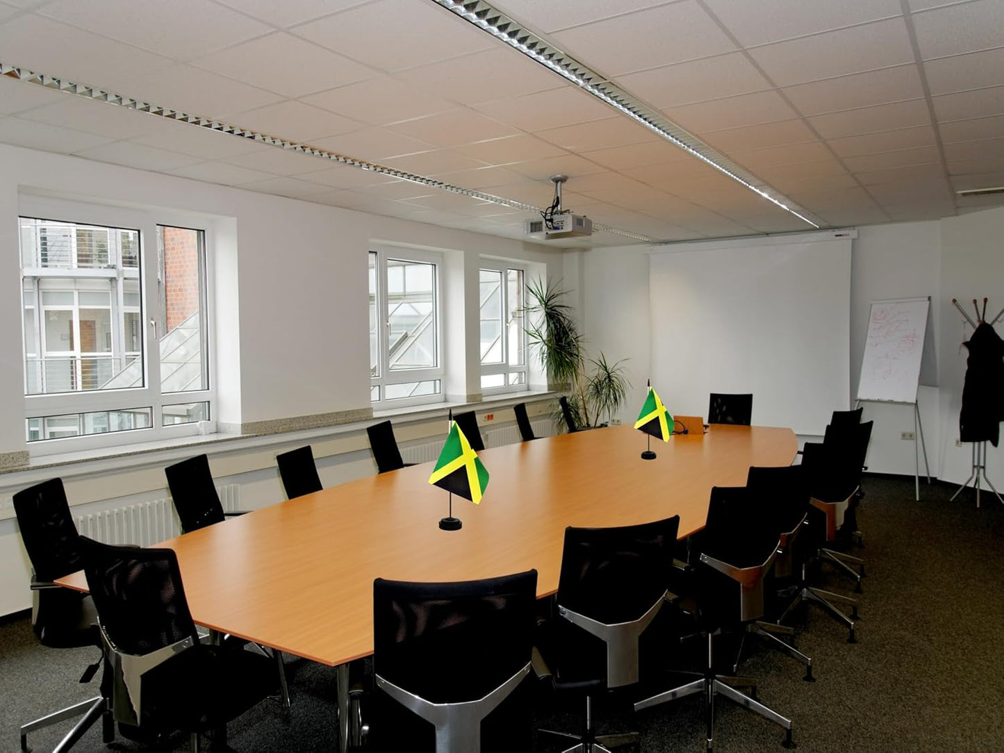 2 Pack Jamaica Desk Flag, Jamaican Table Office Flag with Solid Pole and Stand Base, International Country Flag, Festival Celebration, Classroom Meeting Desktop Decoration (Jamaica)