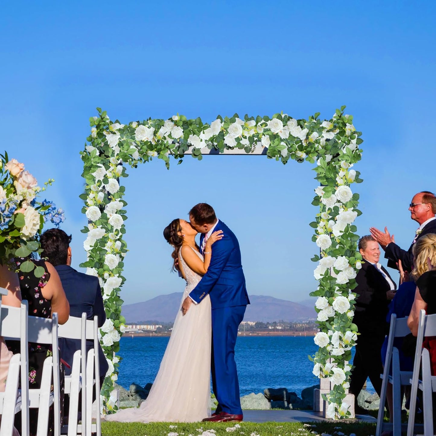 Sggvecsy 4Pcs 31Ft Artificial Rose Vine Fake Flower Garland Floral Garland Faux Silk Hanging Vine Rose Ivy Vines for Wedding Arch Party Wall Garden Ceremony Background Outdoor Decor (White)