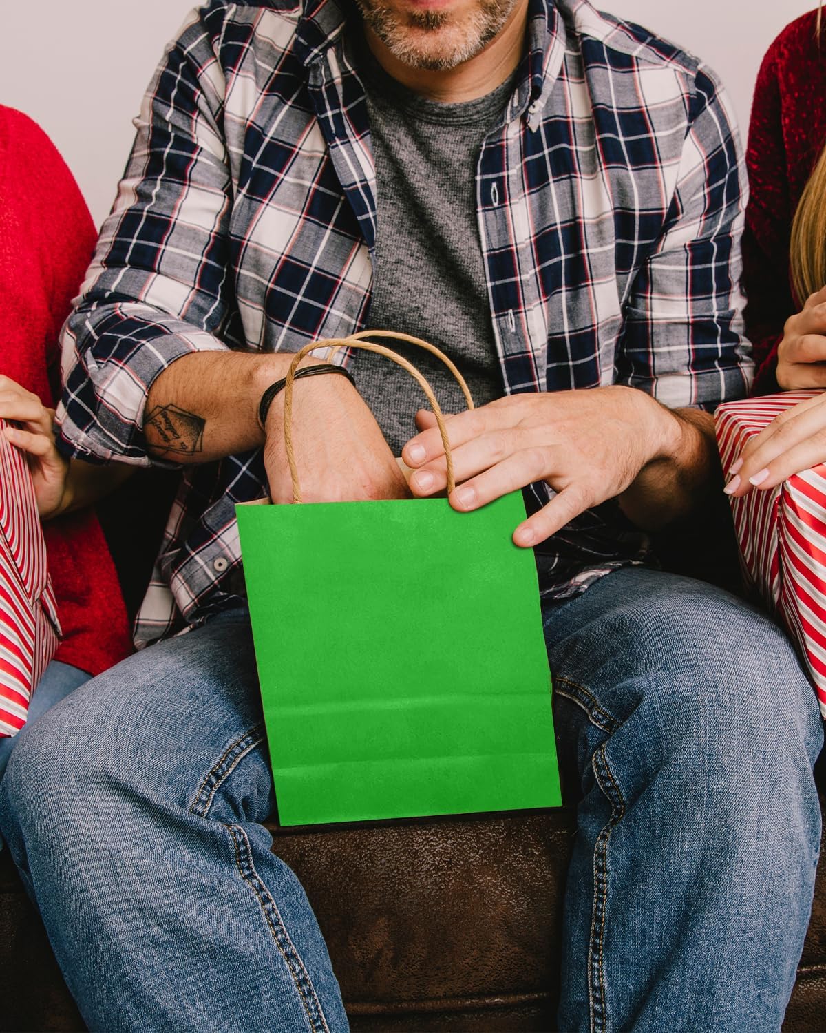 qiqee Bamboo Green Gift Bag with Handles Bulk 24Pcs Paper Bags -8.3"x6"x3. 15" Party Favor Bags - Solid Color