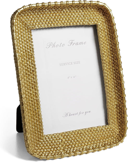 Cuspin 4x6 Picture Frame Vintage Gold Metal Rattan Textured Hand-Crafted Photo Frame with Glass Front, Antique Picture Frame for Tabletop Display & Wall Display, Retro Design Home Decor