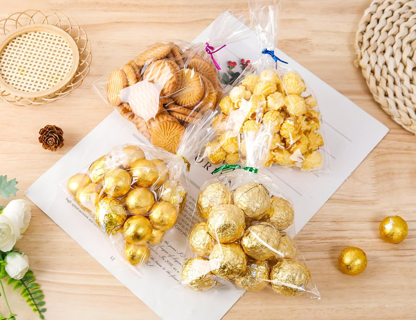 LOKIQNG Cellophane Bags Plastic Treat Bag Clear Cookie Candy Bags with Twist Ties for Party Favor Bag(100 Pack, 5x7inch)