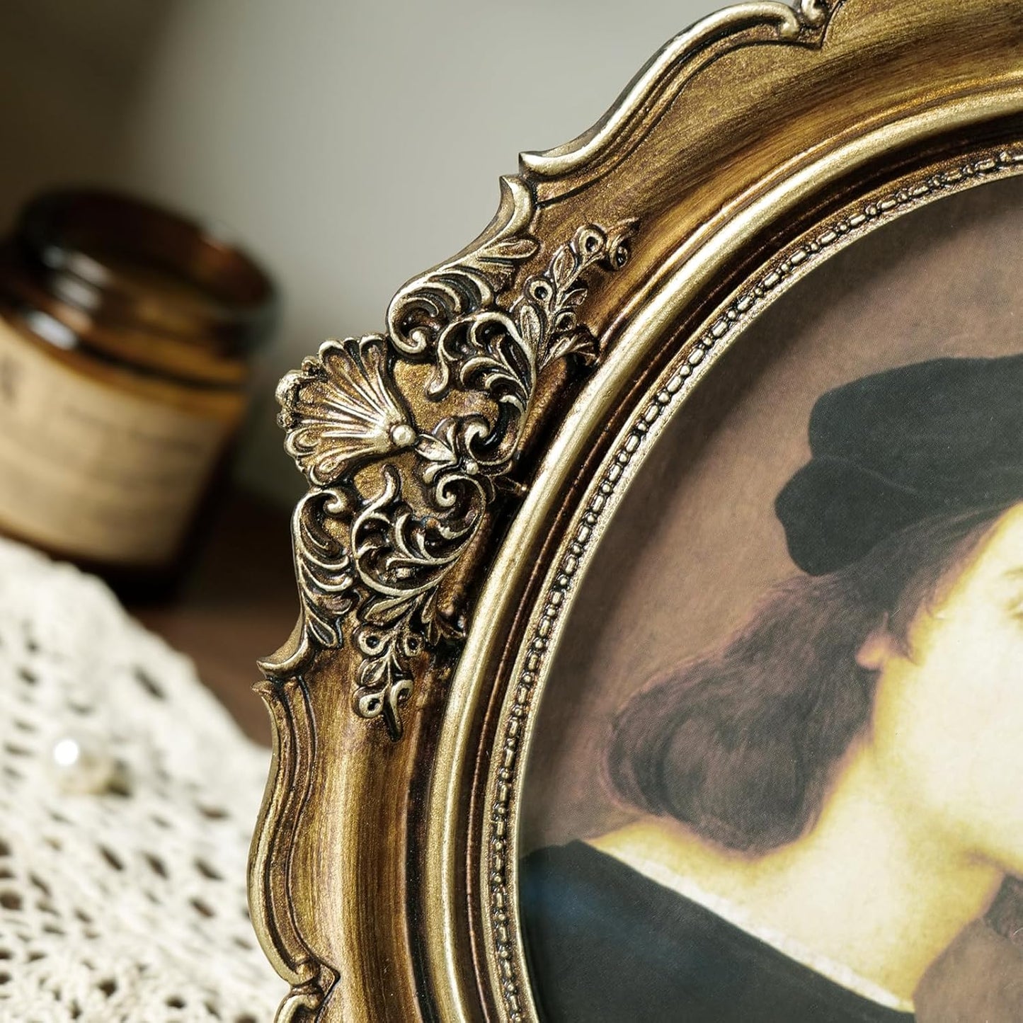 Cuspin 4x6 Picture Frame Gold, Vintage Bronze Gold 4 by 6 Picture Frame Hand-Crafted Resin with Glass Front Ornate Retro Antique Photo Frame for Wall and Tabletop Display Home Decor