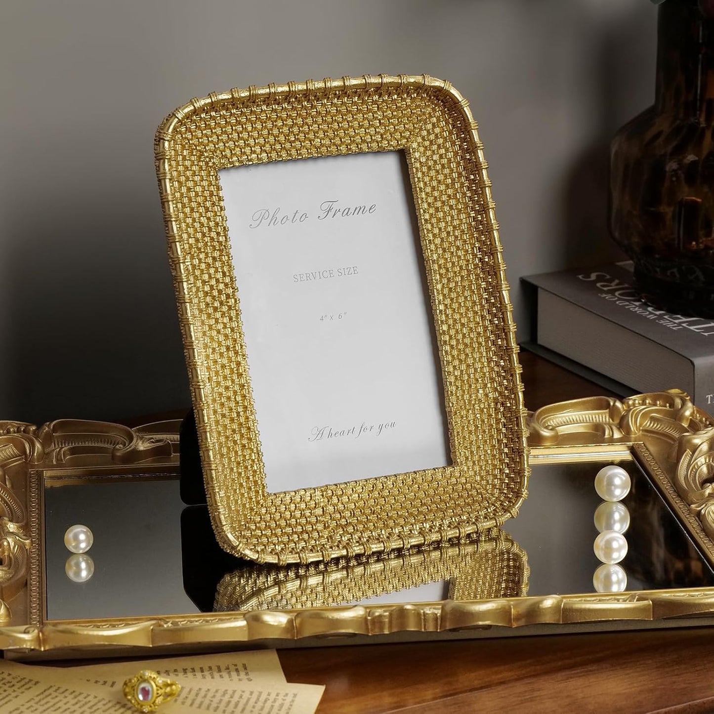 Cuspin 4x6 Picture Frame Vintage Gold Metal Rattan Textured Hand-Crafted Photo Frame with Glass Front, Antique Picture Frame for Tabletop Display & Wall Display, Retro Design Home Decor