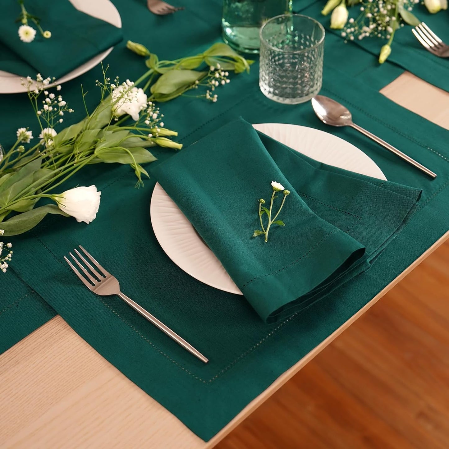 Green Cotton Linen Napkins Set of 4 – Hemstitch Cloth Napkins 20x20 Inch – Washable Fabric Dinner Napkins for Fall, Halloween, Thanksgiving, Everyday Dining & Décor – Serena