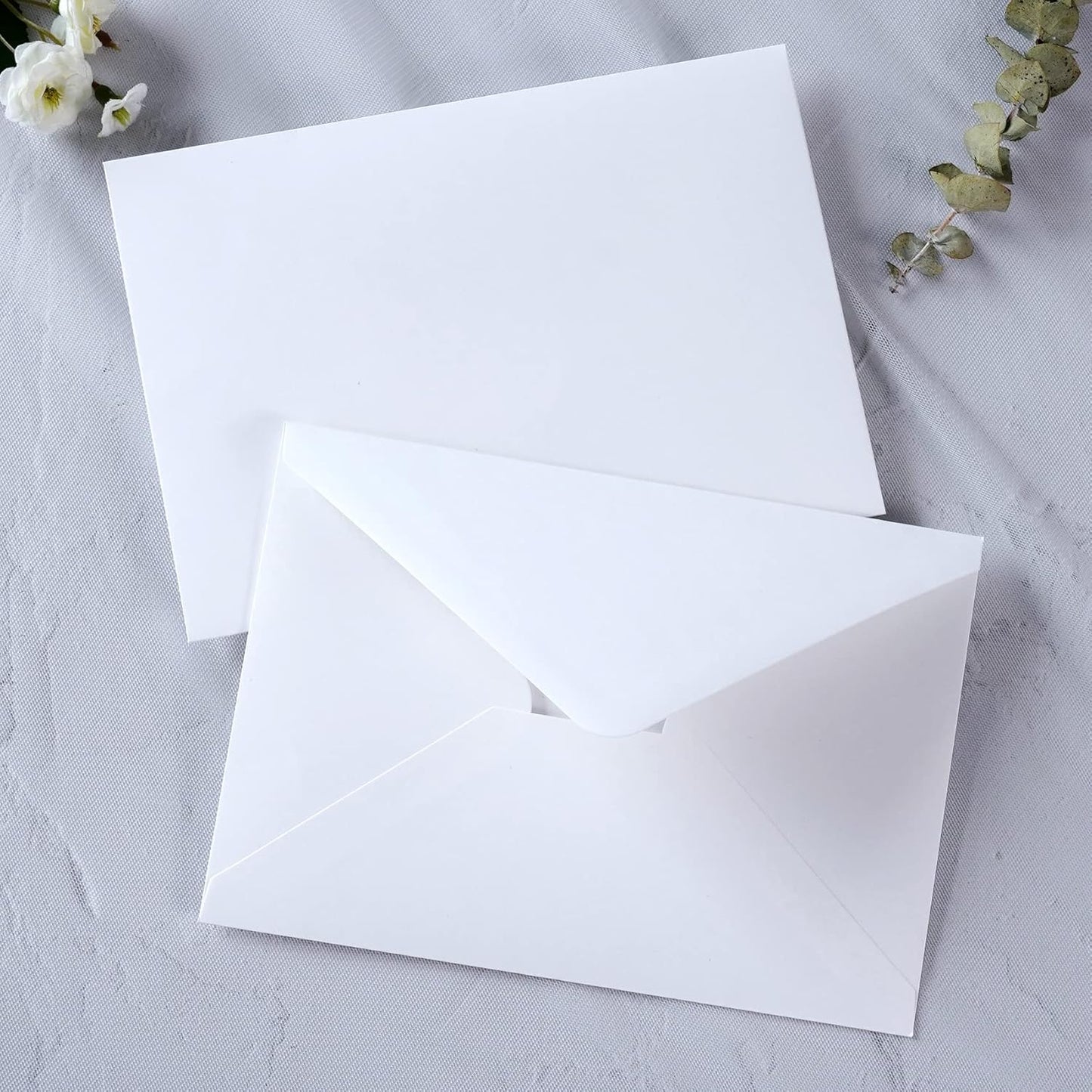 PONATIA 50 PCS/Pack A7 Envelopes, 5.25 x 7.48'' White Envelope, Perfect For 5 x 7'' Wedding Invitation Cards, Christmas Gift Cards Envelopes, Acrylic Invitations, Photos