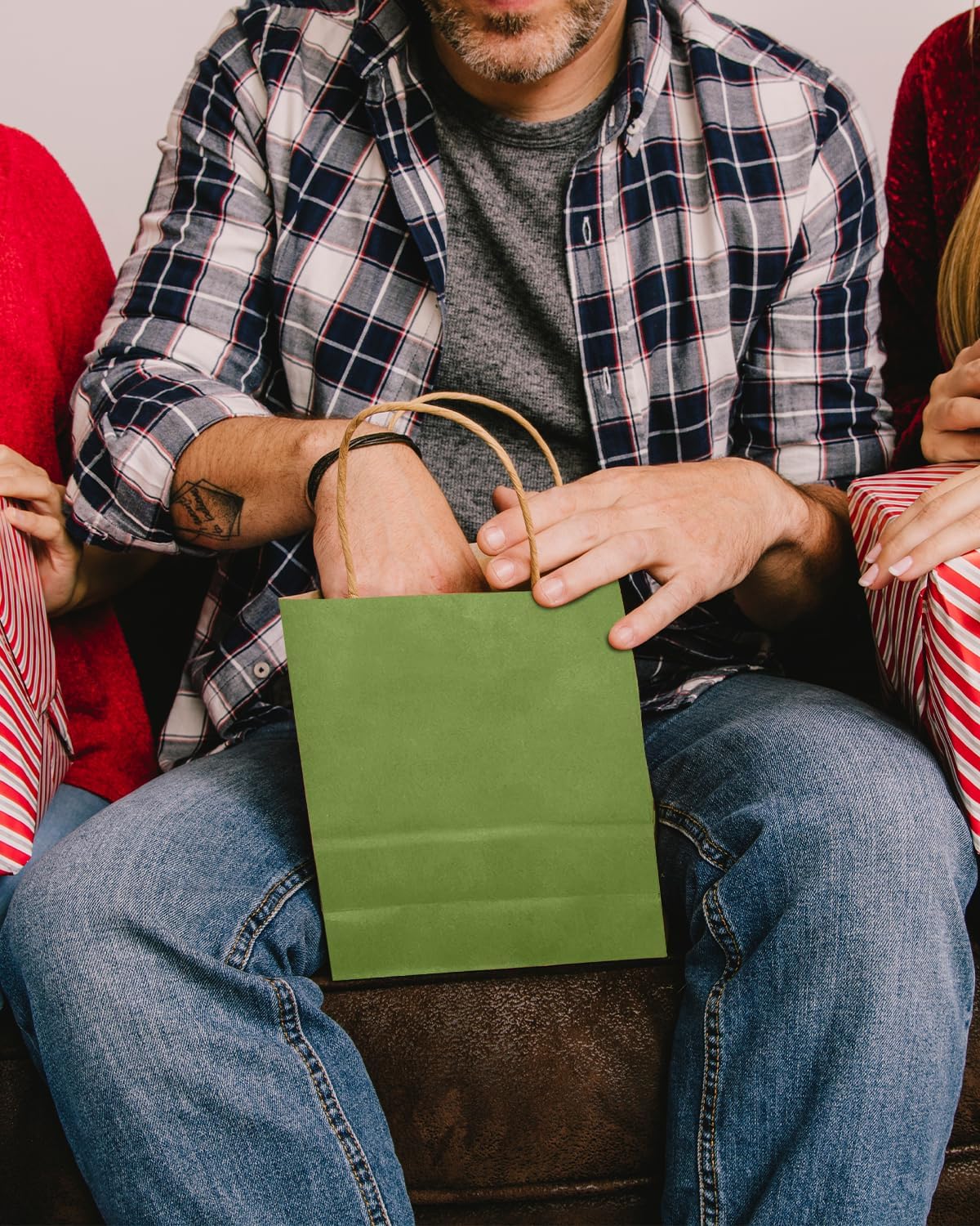 qiqee Light Olive Green Gift Bag with Handles Bulk 24Pcs Paper Bags -8.3"x6"x3. 15" Party Favor Bags - Solid Color