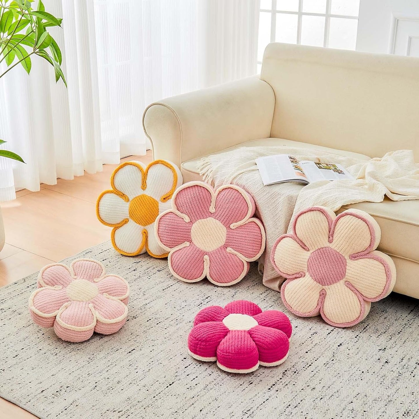 Flower Pillow, Soft Flower Decorative Throw Pillow, Cute Daisy Flower Shaped Seating Floor Cushion Room Décor Plush Pillows for Sofa Couch Bed (13.7 Inch, Ivory)