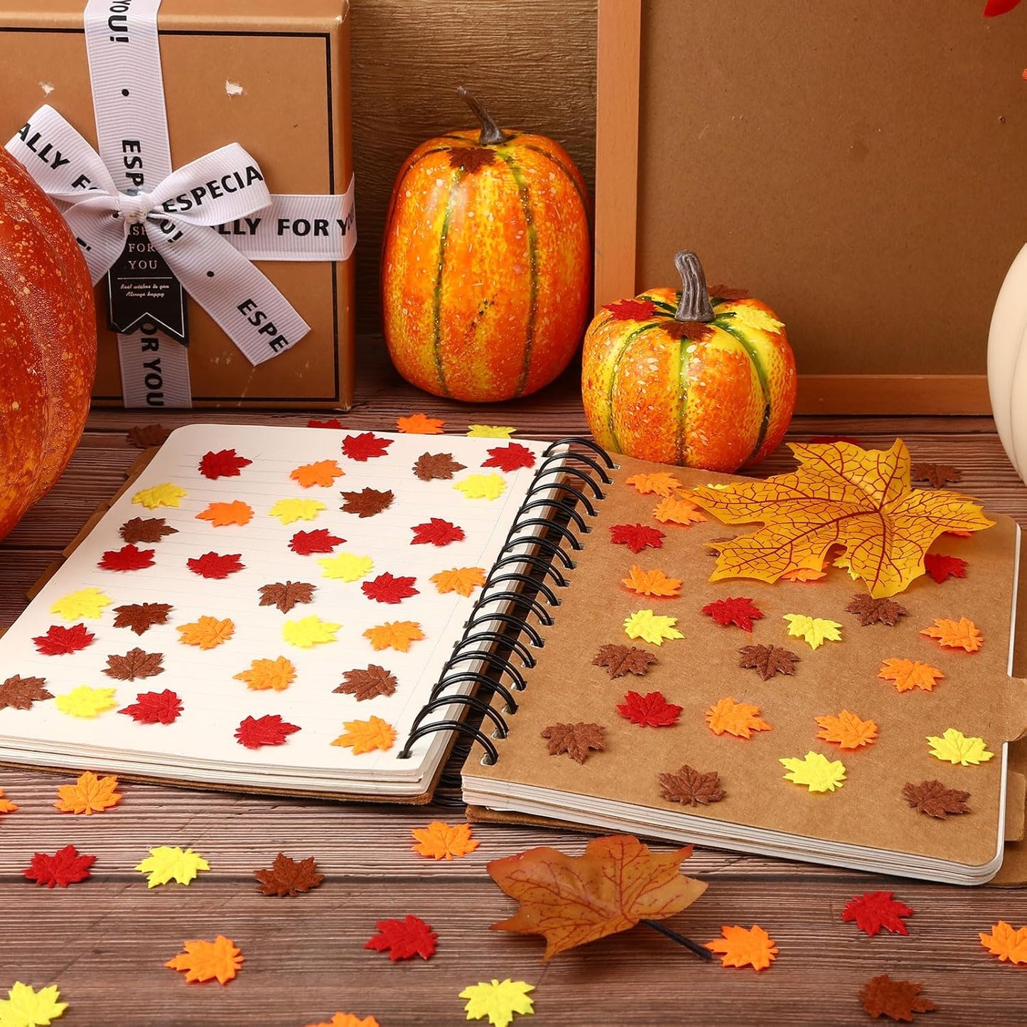 MARFOREVER Fall Felt Maple Leaf Confetti, 500Pcs Thanksgiving Leaves Confetti Decorations Mixed Fall Colors Table Scatter Centerpiece for Fall Art Crafts Supplies Thanksgiving Party Accessories