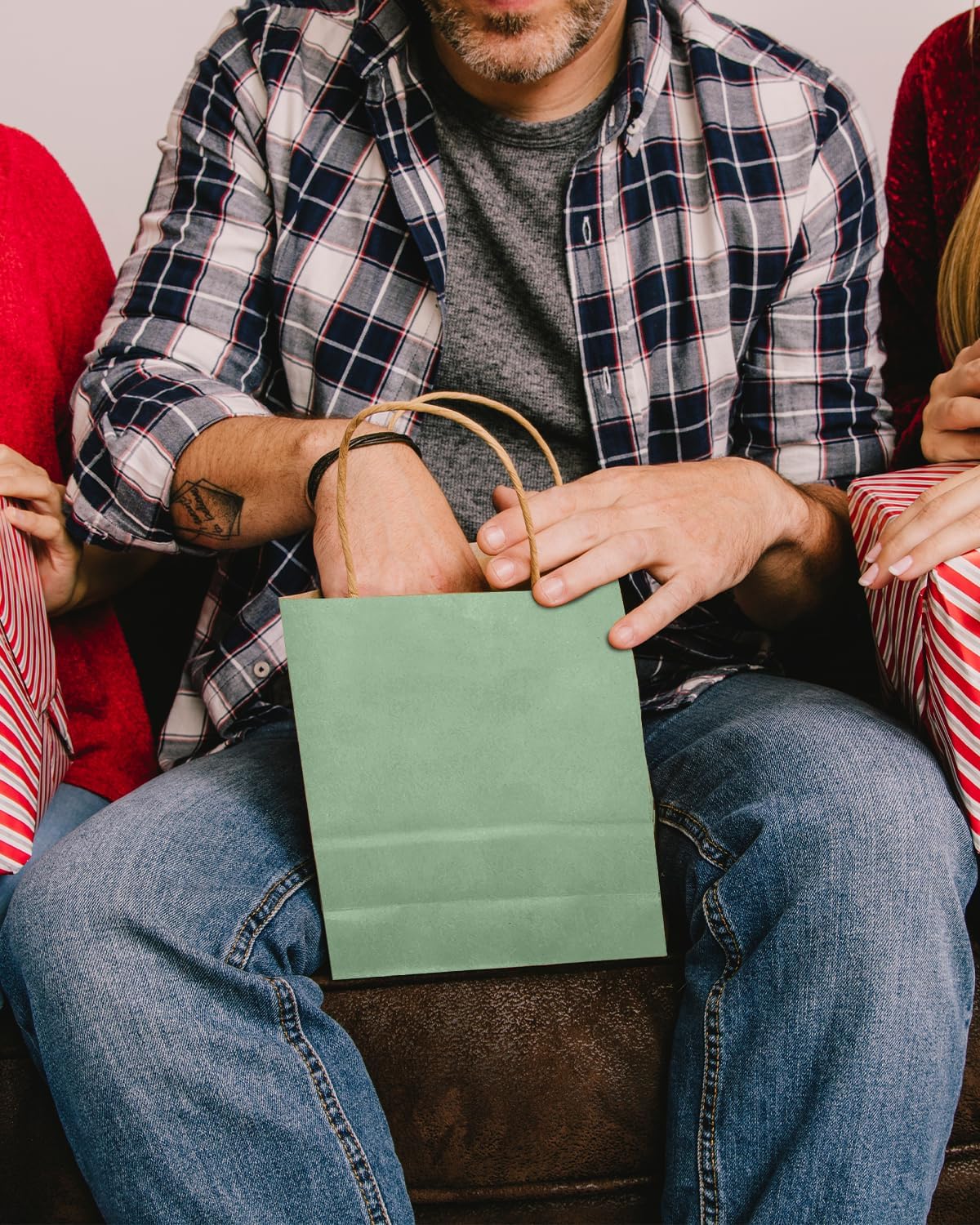 qiqee Aqua Green Gift Bag with Handles Bulk 24Pcs Paper Bags -8.3"x6"x3. 15" Party Favor Bags - Solid Color