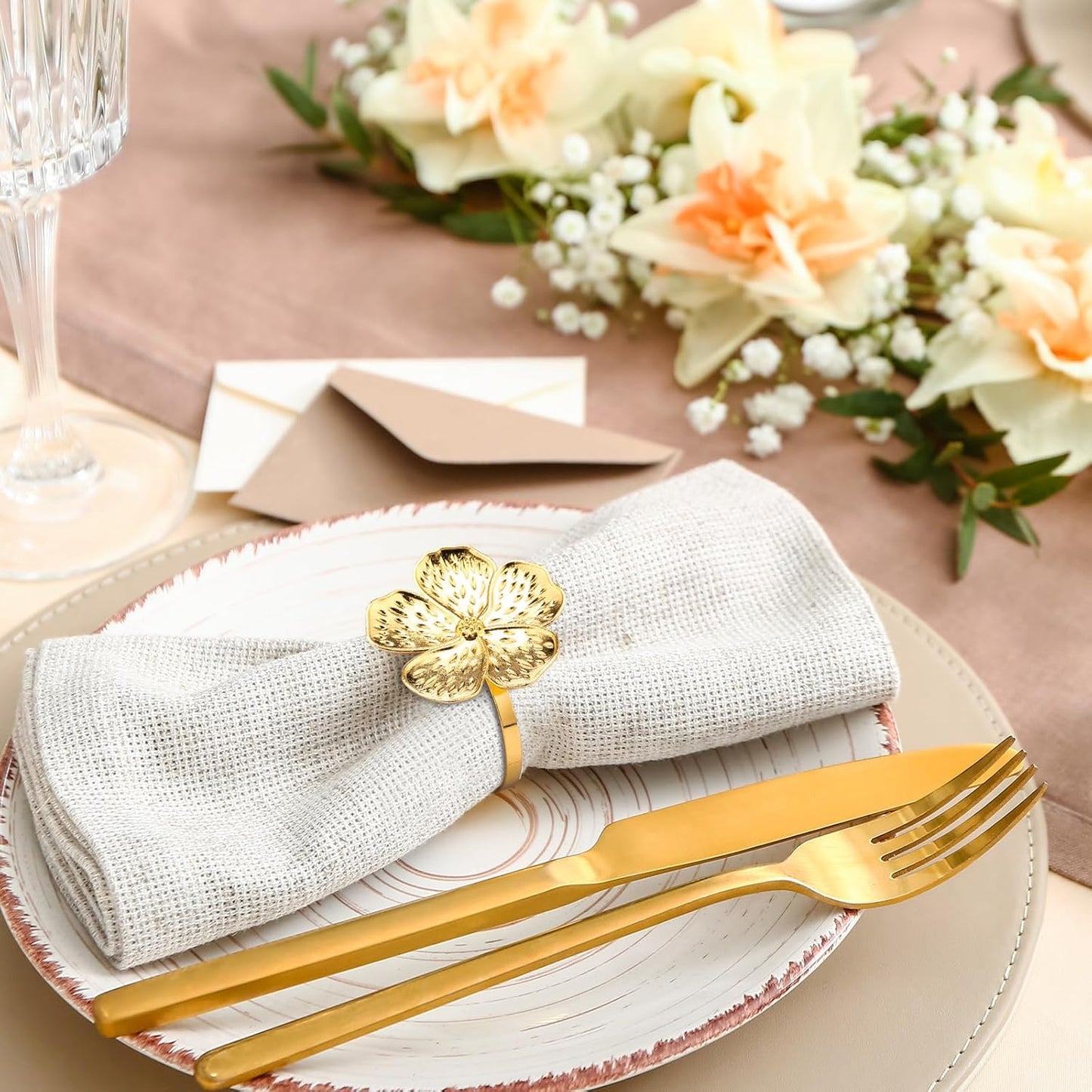 Bokon 50 Pcs Gold Napkin Rings Metal Napkin Holders Rings Bulk for Dining Anniversary Wedding Dinner Birthday Holiday Party Banquet Table Decoration (Flower)
