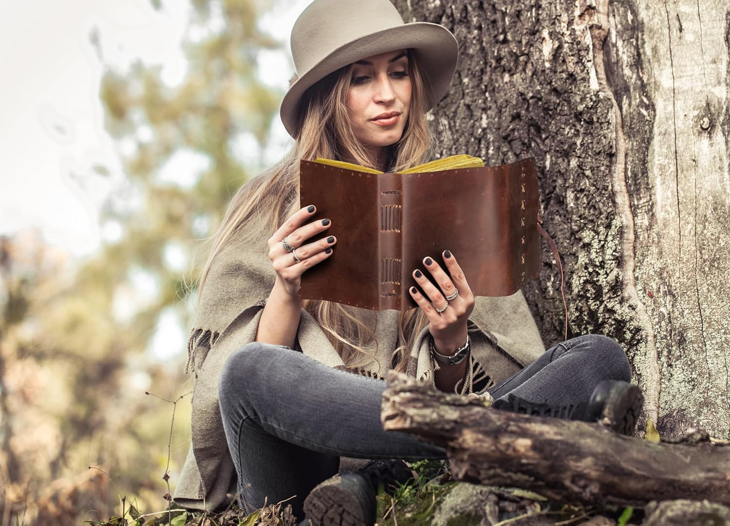 Leather Journal Notebook for Men & Women Daily Vintage Leather Bound Journal Travel Notebook 200 Deckle Lined Paper Diary Writing Journal Travelers Scrapbook Poetry Sketchbook Leather Gifts with Pen