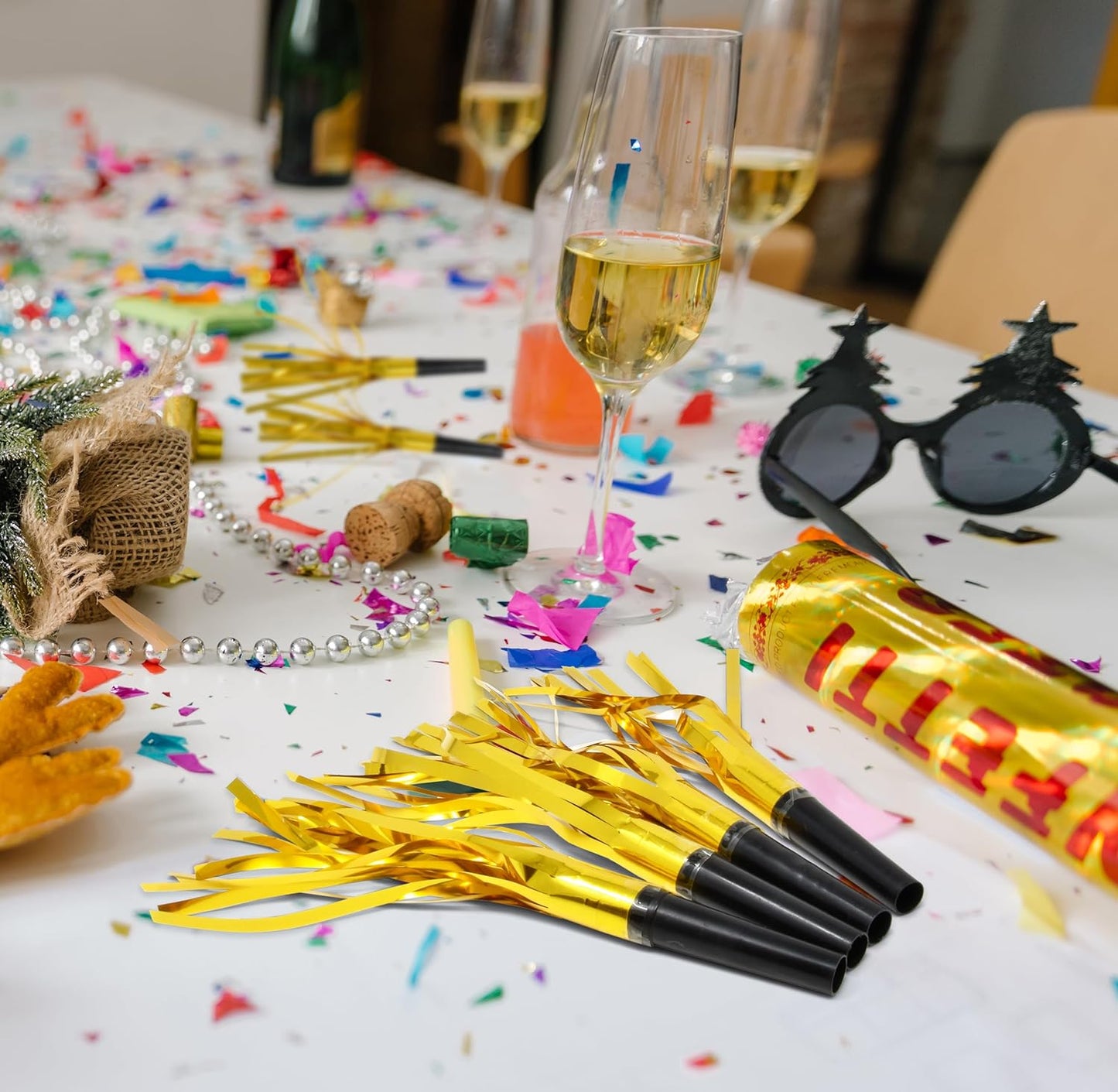 50 Pcs Metallic Fringed Party Blowers Noise Makers Gold Black Blowout Whistle Noisemakers New Year Eve Birthday Party Favor Supplies Events