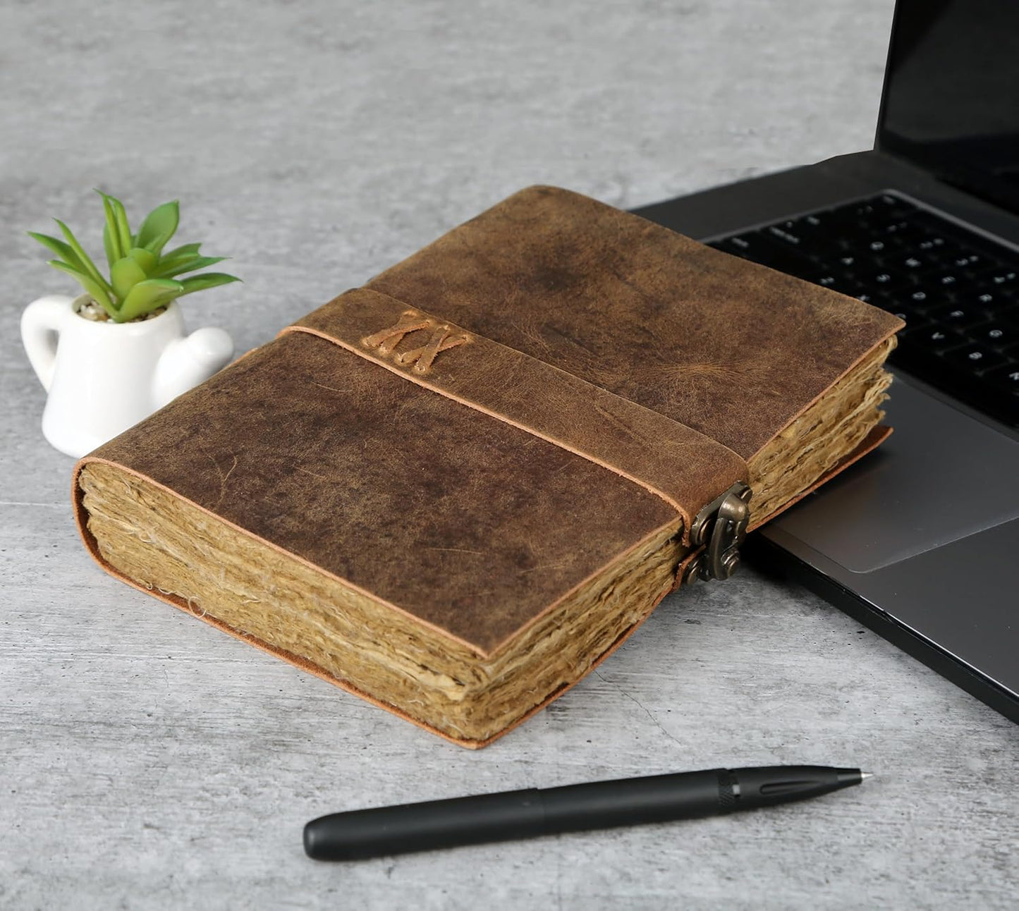 Vintage Leather Journal Handmade Buffalo Non-Refillable Deckle Edge Paper – Leather Bound Journal for Women Men Vintage C-Lock Closure Ideal for Writing & Travel for Artists