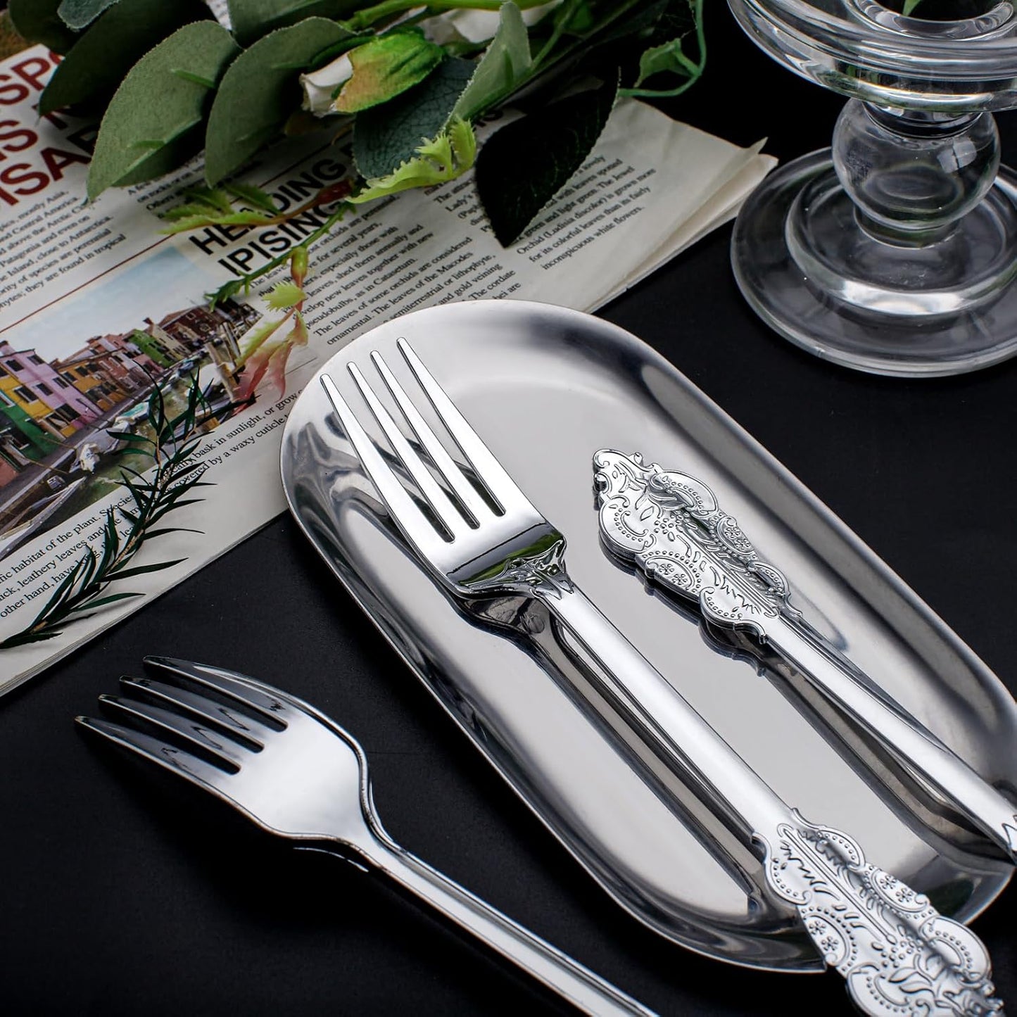 WDF 100 Piece Silver Forks Disposable - 7.48 Inch Silver Plastic Forks - Baroque Silverware for Dessert Cake - Heavy Duty Plastic Fork for Christmas Party, Wedding or Daily Using