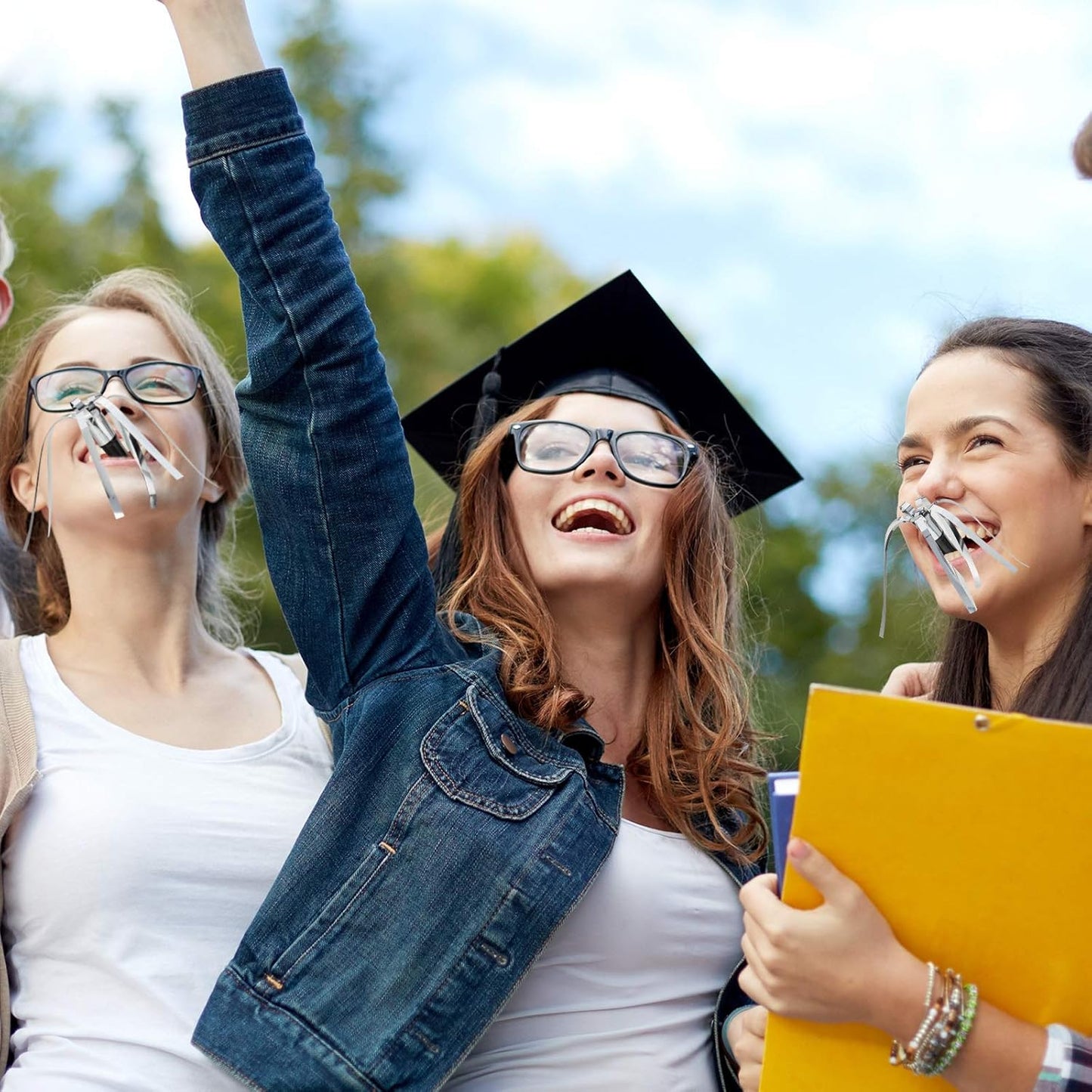 200 Pcs Party Blowers Noise Makers Party Horns Blowout Clappers Noisemakers for Halloween Christmas Birthday Sporting Party New Year's Eve Party Supplies 2025(Black Silver)