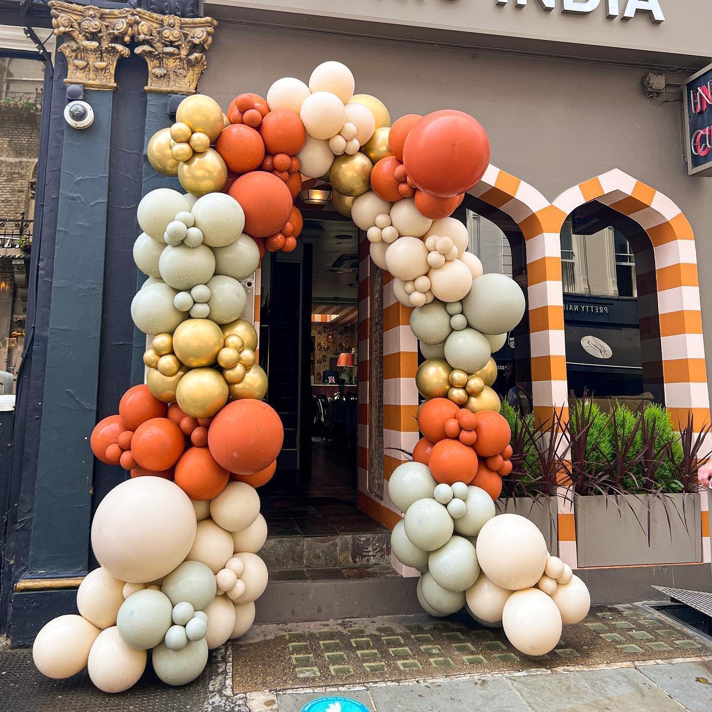 Paready Burnt Orange Balloons Set, 50Pcs Orange and Apricot Balloons, 12 Inch Metallic Confetti Gold Sand White Apricot Balloon for Baby Shower Thanksgiving Tropical Fall Party Supplies