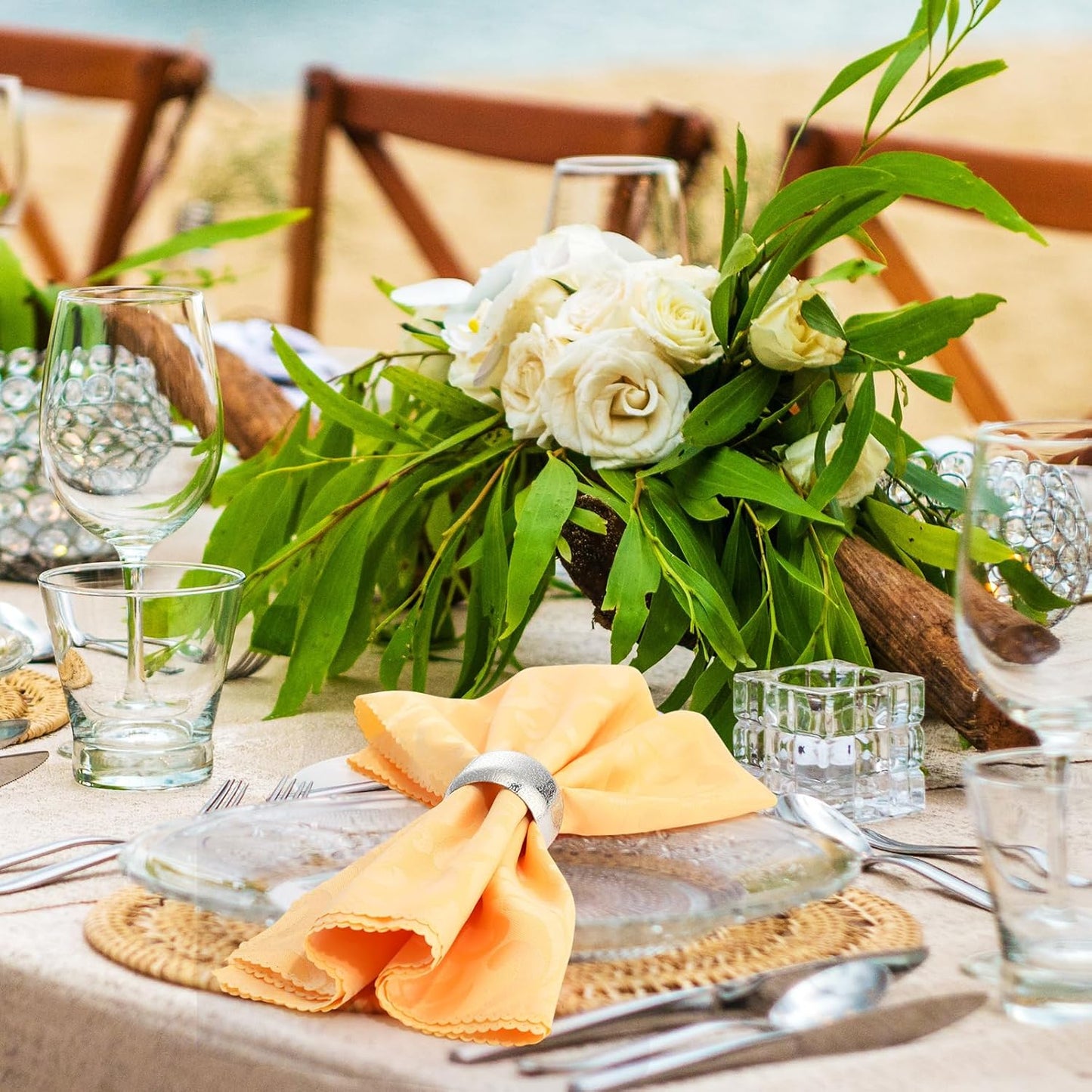 Lallisa 24 Pcs Gold Napkin Rings Metal Napkin Ring Holders for Cloth Table Decorations for Wedding Anniversary Birthday Dinners Party of Table Setting (Silver)