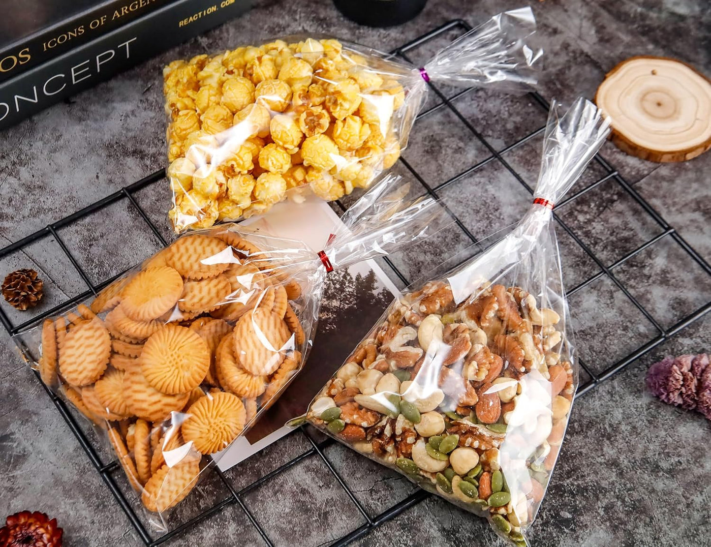 LOKIQNG Cellophane Bags Plastic Treat Bag Clear Cookie Candy Bags with Twist Ties for Party Favor Bag(200 Pack, 6x10inch)