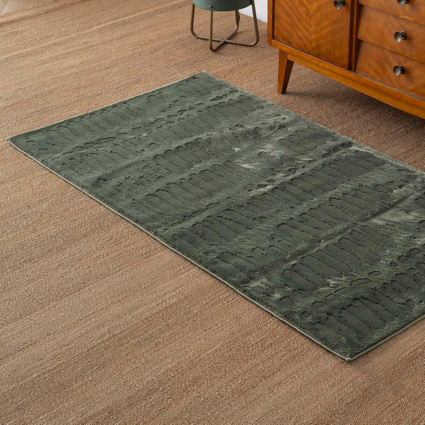 Revival Rugs Shell 2'7"x4'11" Machine Washable Area Rug for Kitchen Bedroom - 100% Recycled Oeko-TEX Certified, Medium Pile, Green