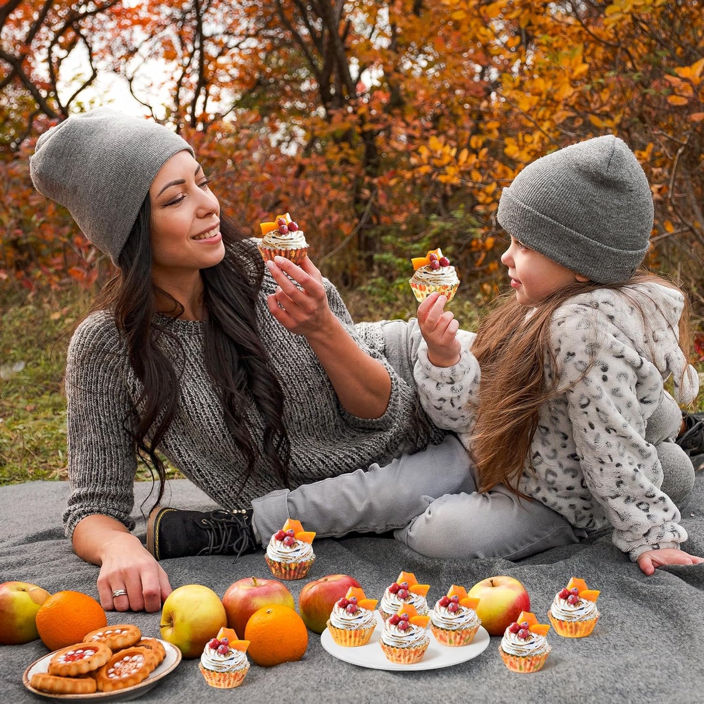 COcnny Thanksgiving Mini Cupcake Liners - 600pcs Fall Baking Cups Muffin Cupcakes Wrappers, Pumpkin Maple Leaf Turkey Cake Wrap Making Supplies for Thanksgiving Autumn Halloween Party (10 Styles)