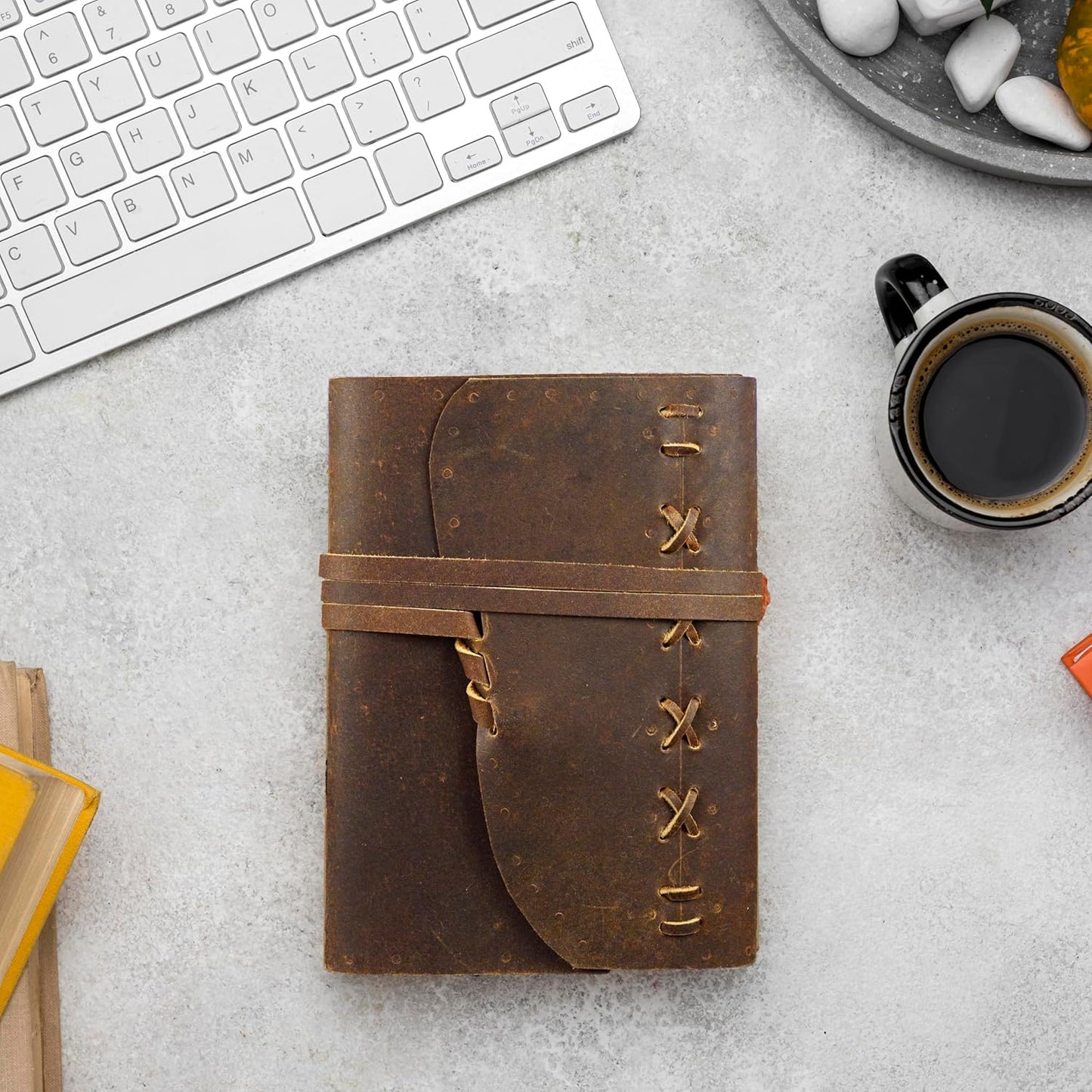 Leather Journal Notebook for Men & Women Daily Vintage Leather Bound Journal Travel Notebook 290 Lined Paper Diary Writing Journal Travelers Scrapbook Poetry Sketchbook Leather Gifts with Pen Holder